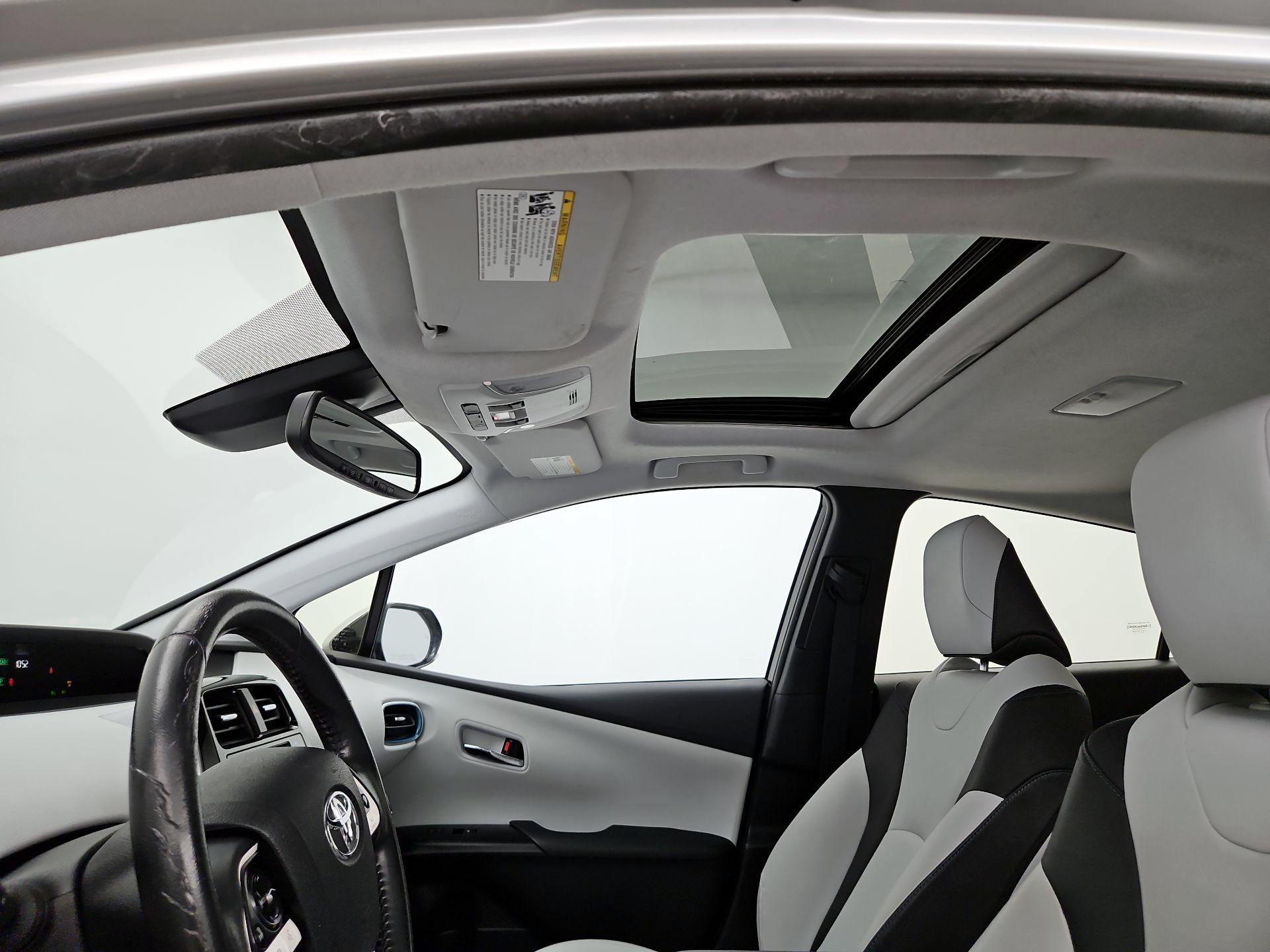 Thumbnail: 2017 Toyota Prius - 19