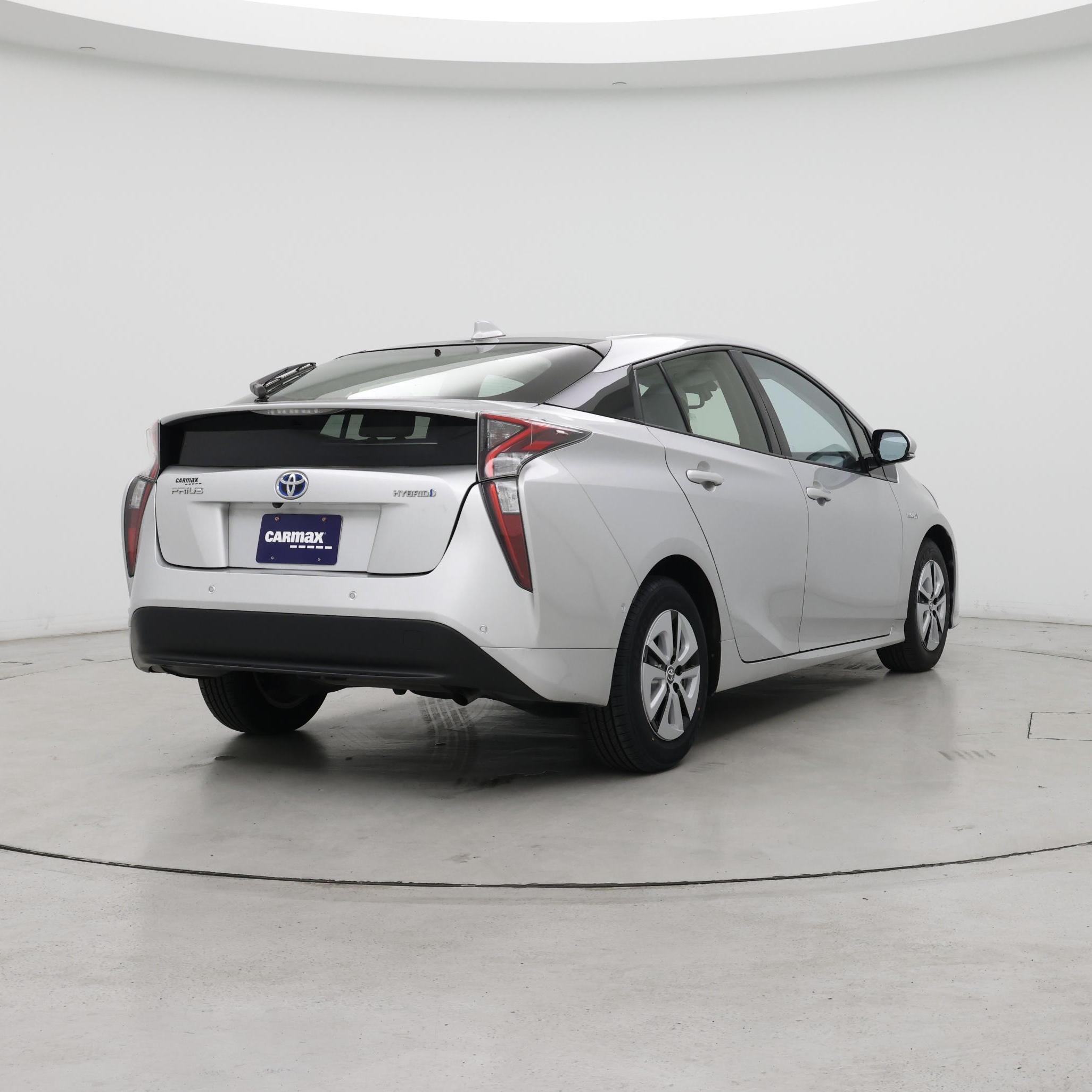 Thumbnail: 2017 Toyota Prius - 8