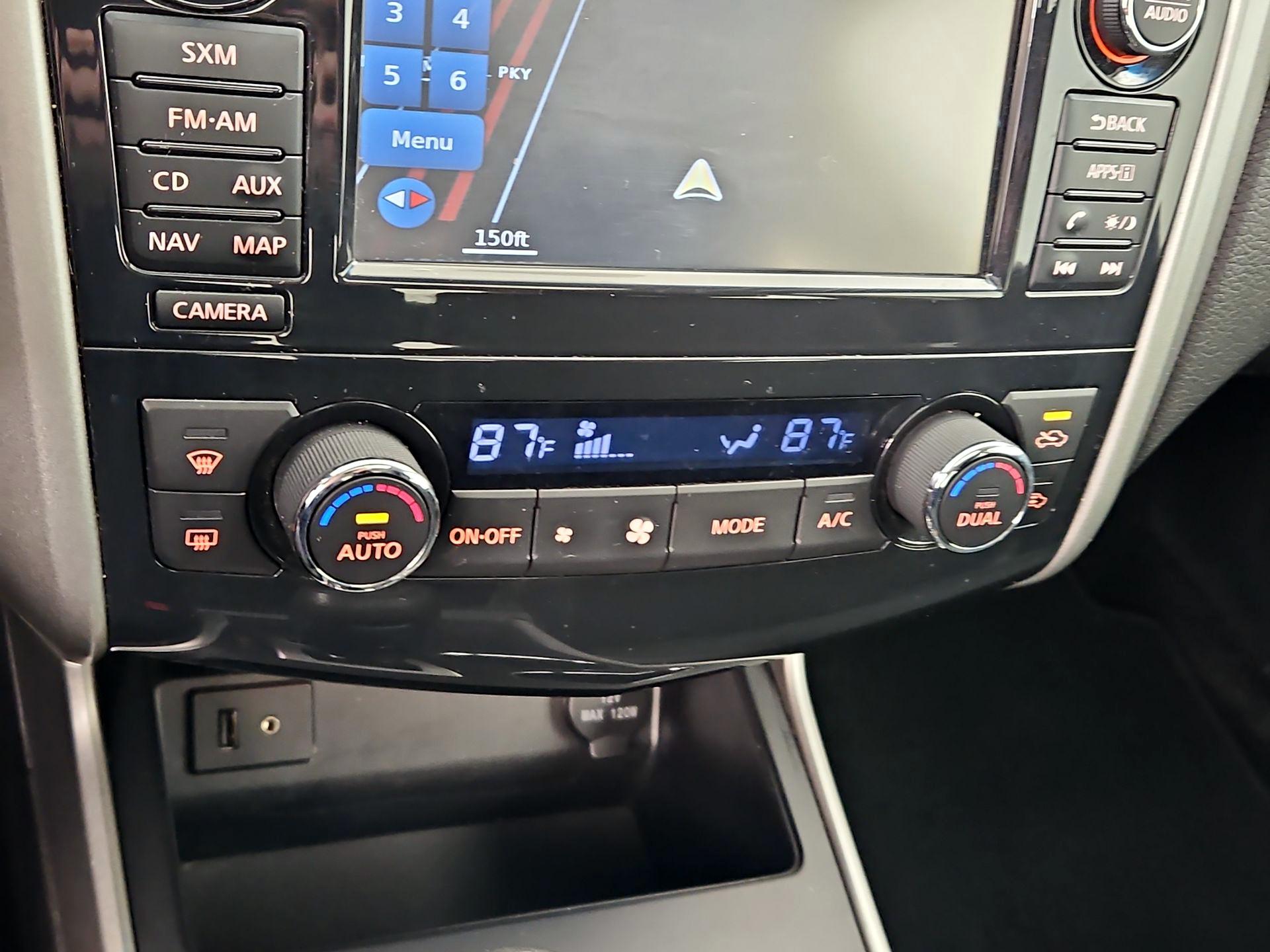 Thumbnail: 2015 Nissan Altima - 17