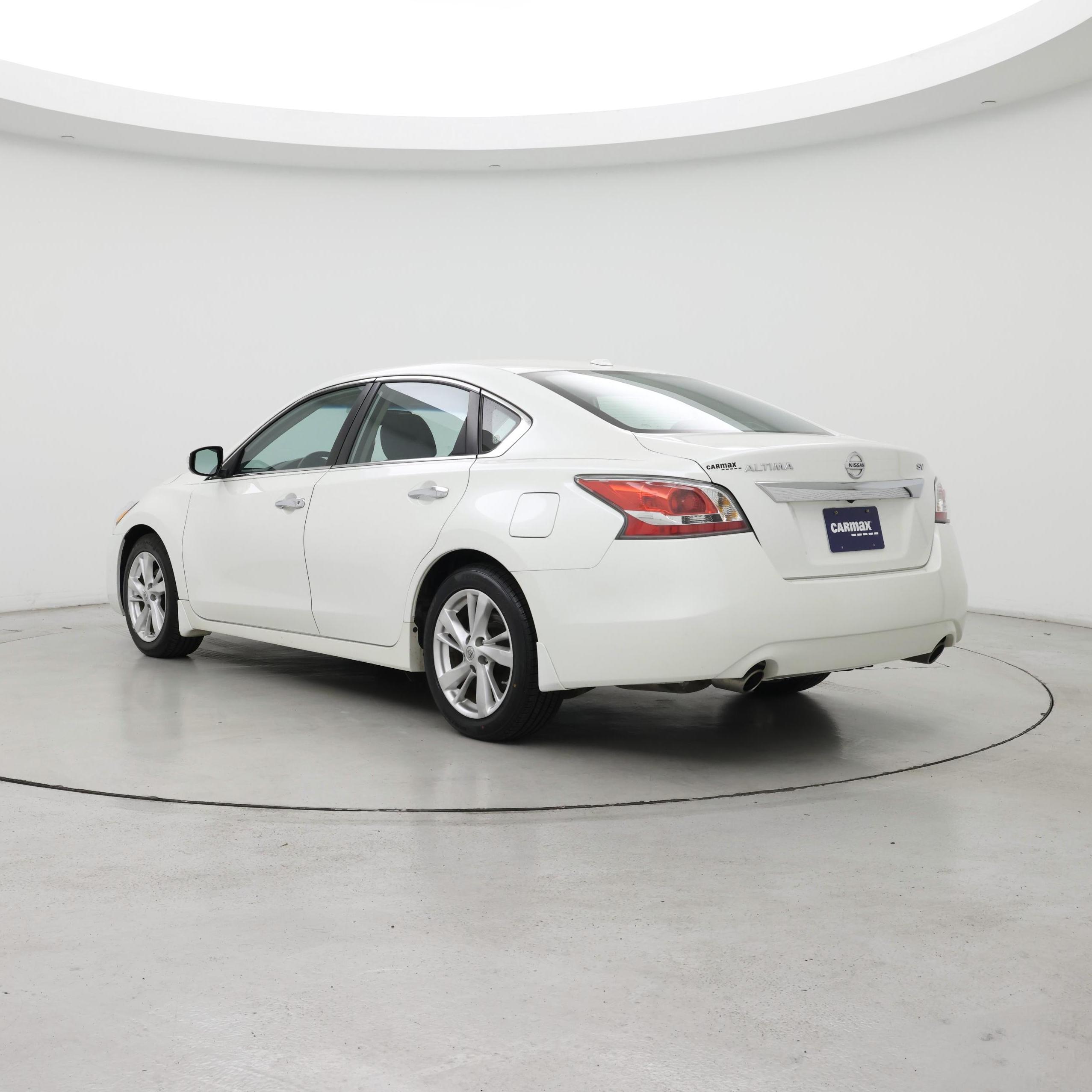 Thumbnail: 2015 Nissan Altima - 2