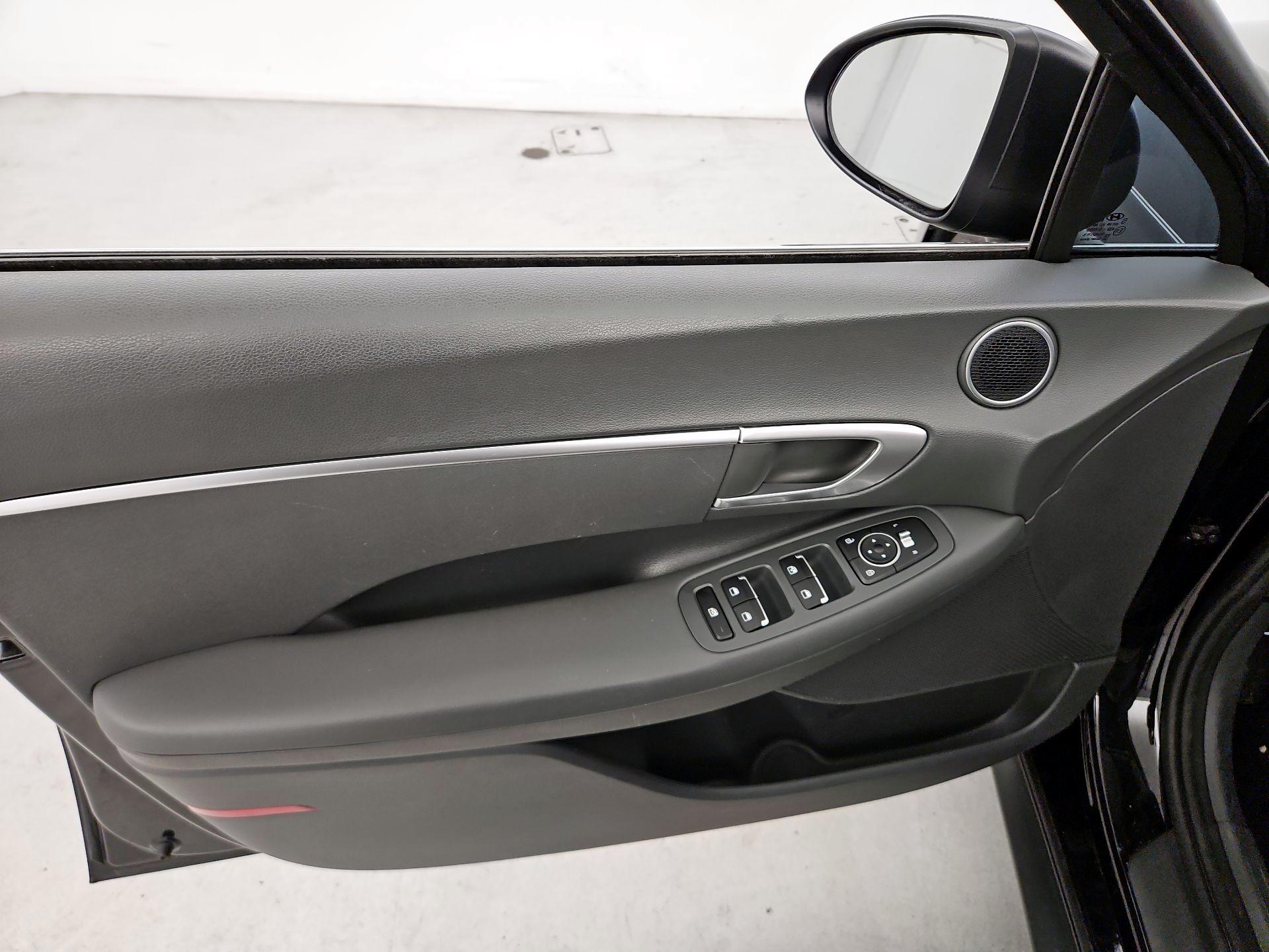 Thumbnail: 2020 Hyundai Sonata - 12