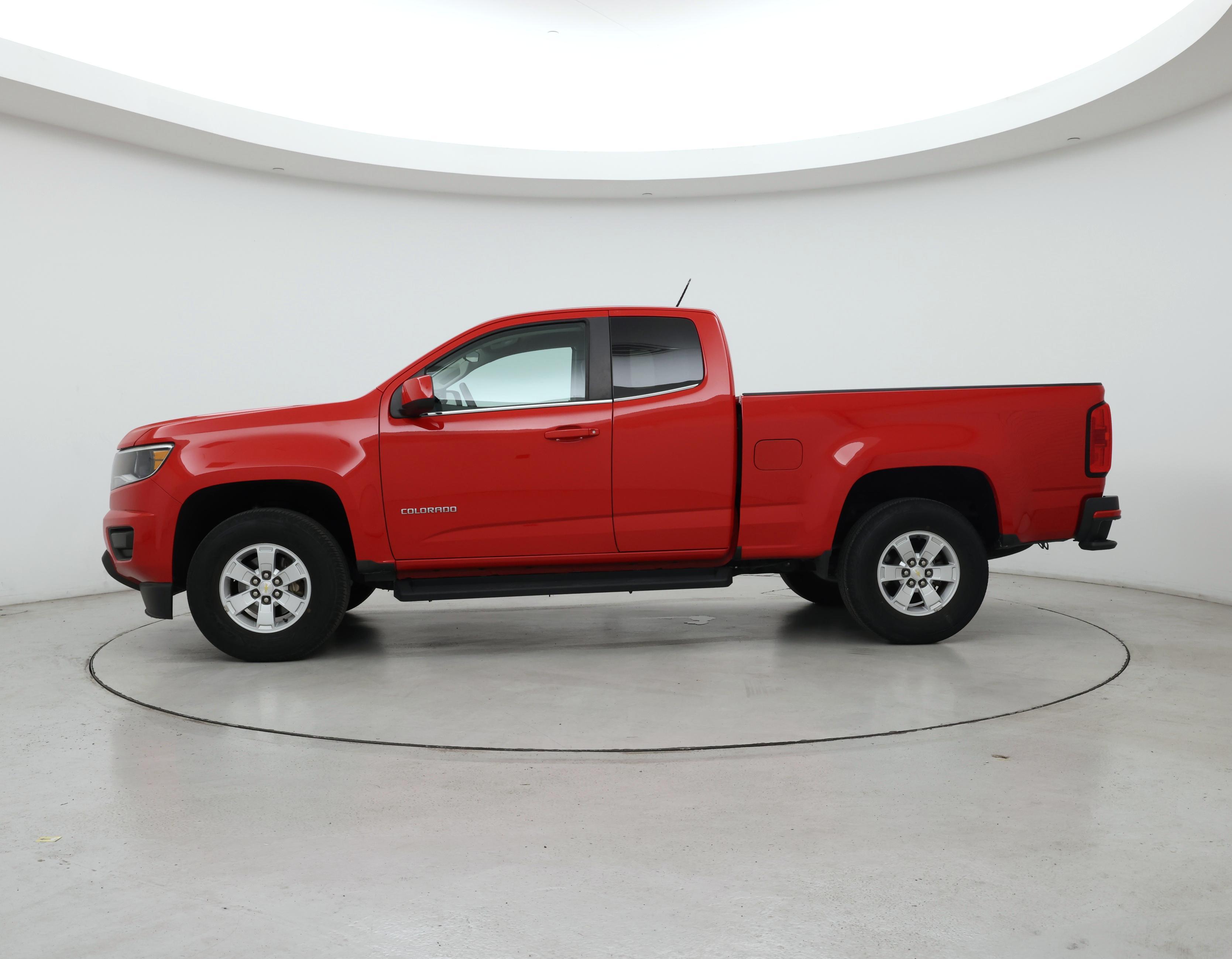 Thumbnail: 2019 Chevrolet Colorado - 3