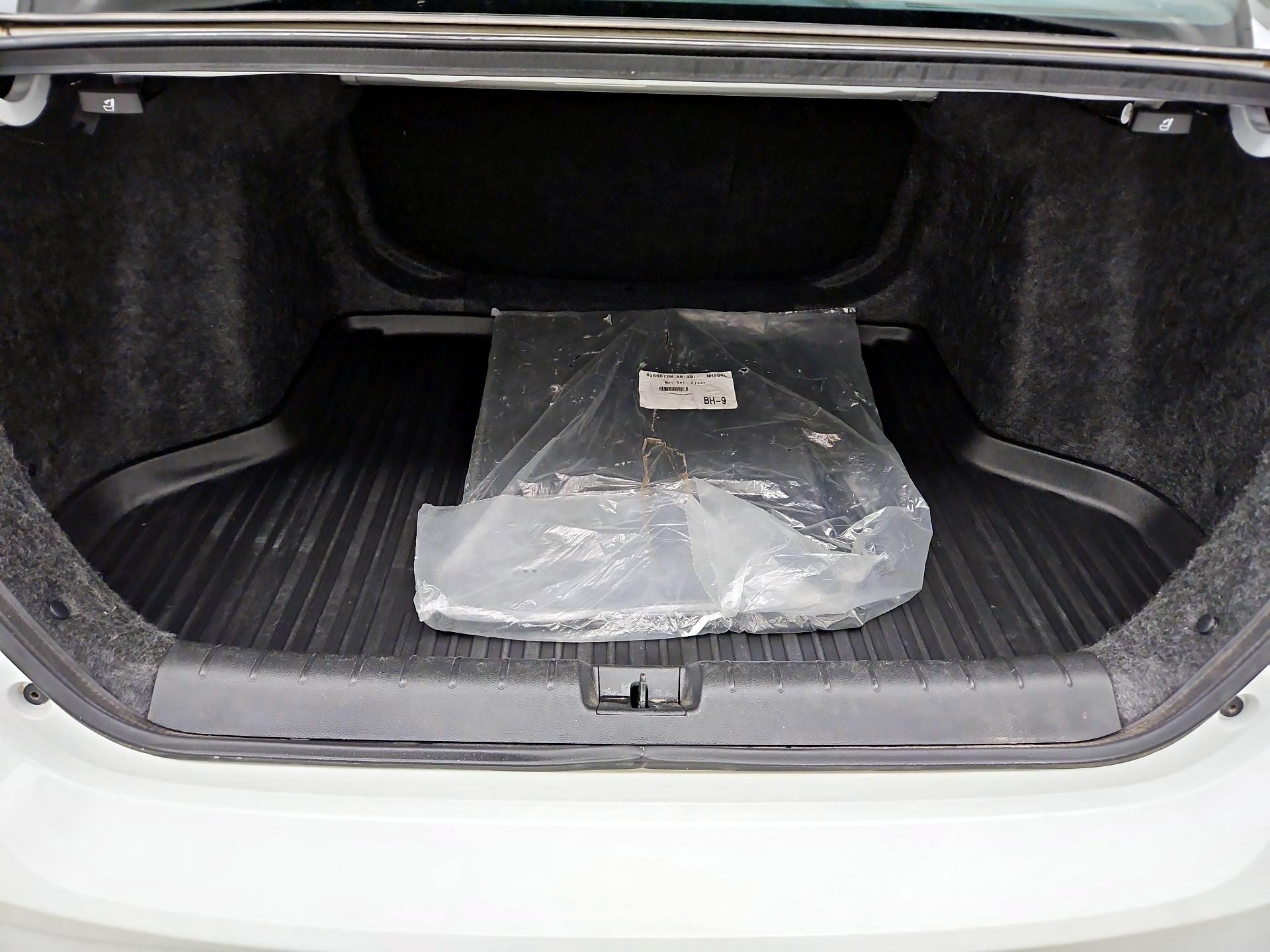 Thumbnail: 2019 Honda Insight - 20