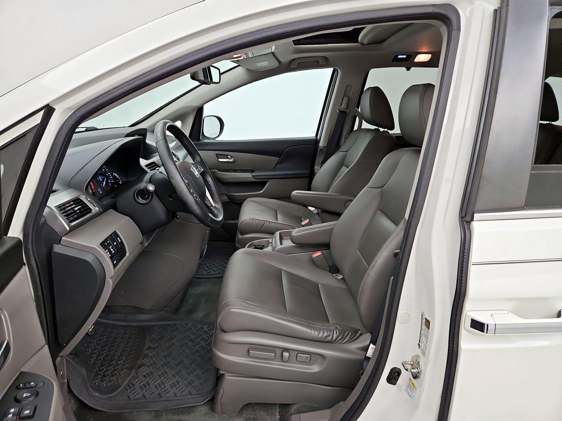 Thumbnail: 2016 Honda Odyssey - 11