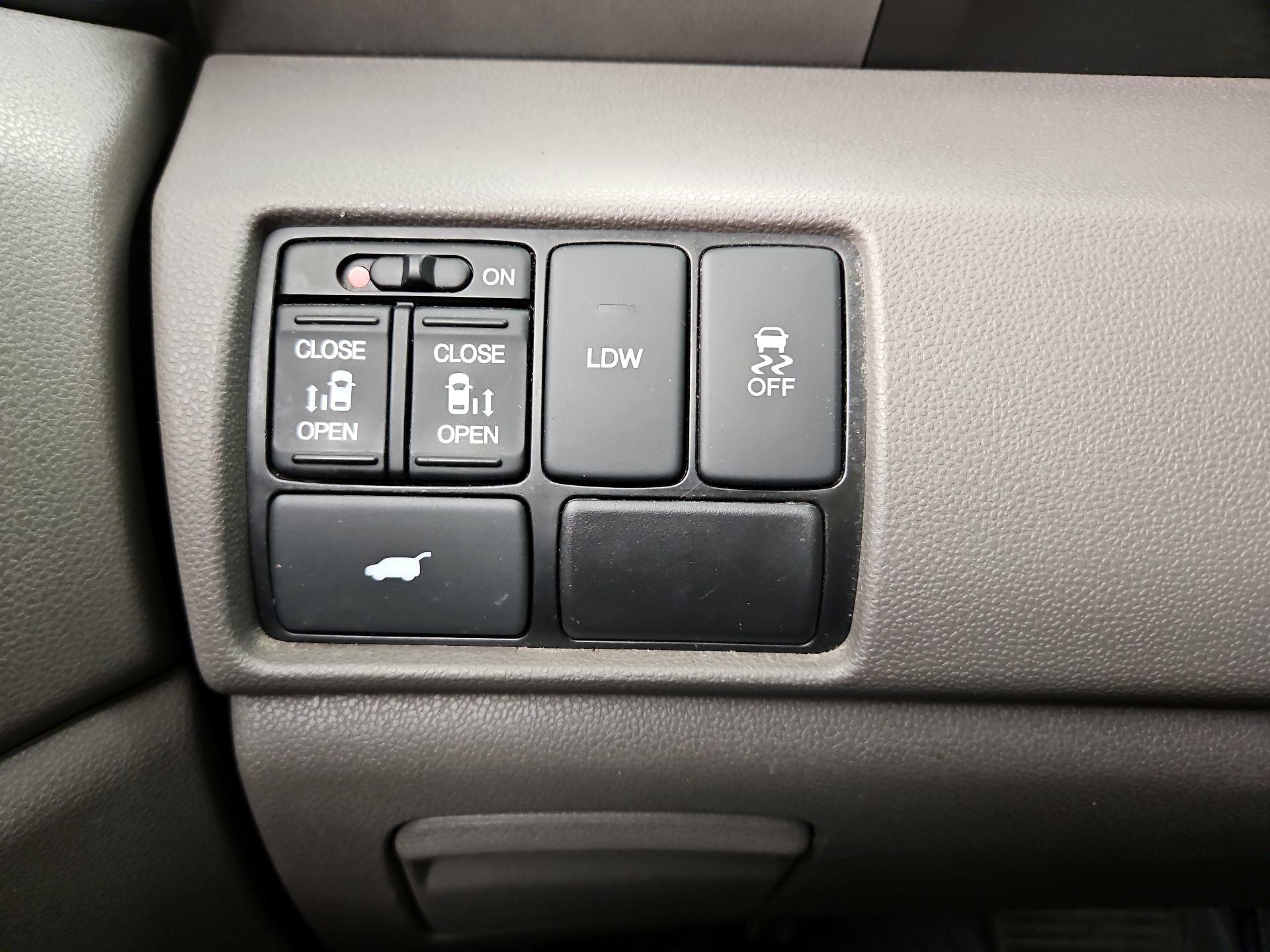 Thumbnail: 2016 Honda Odyssey - 13