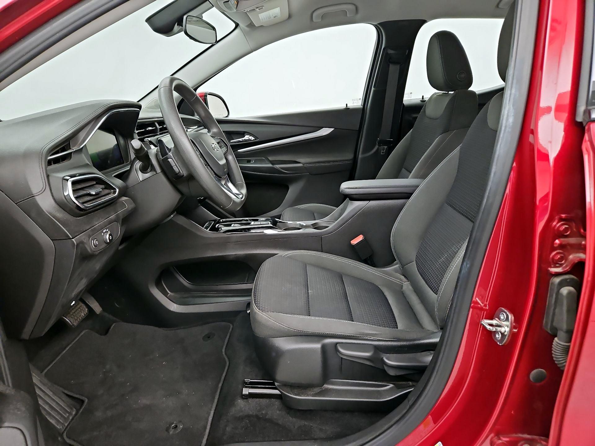 Thumbnail: 2023 Chevrolet Bolt EUV - 11