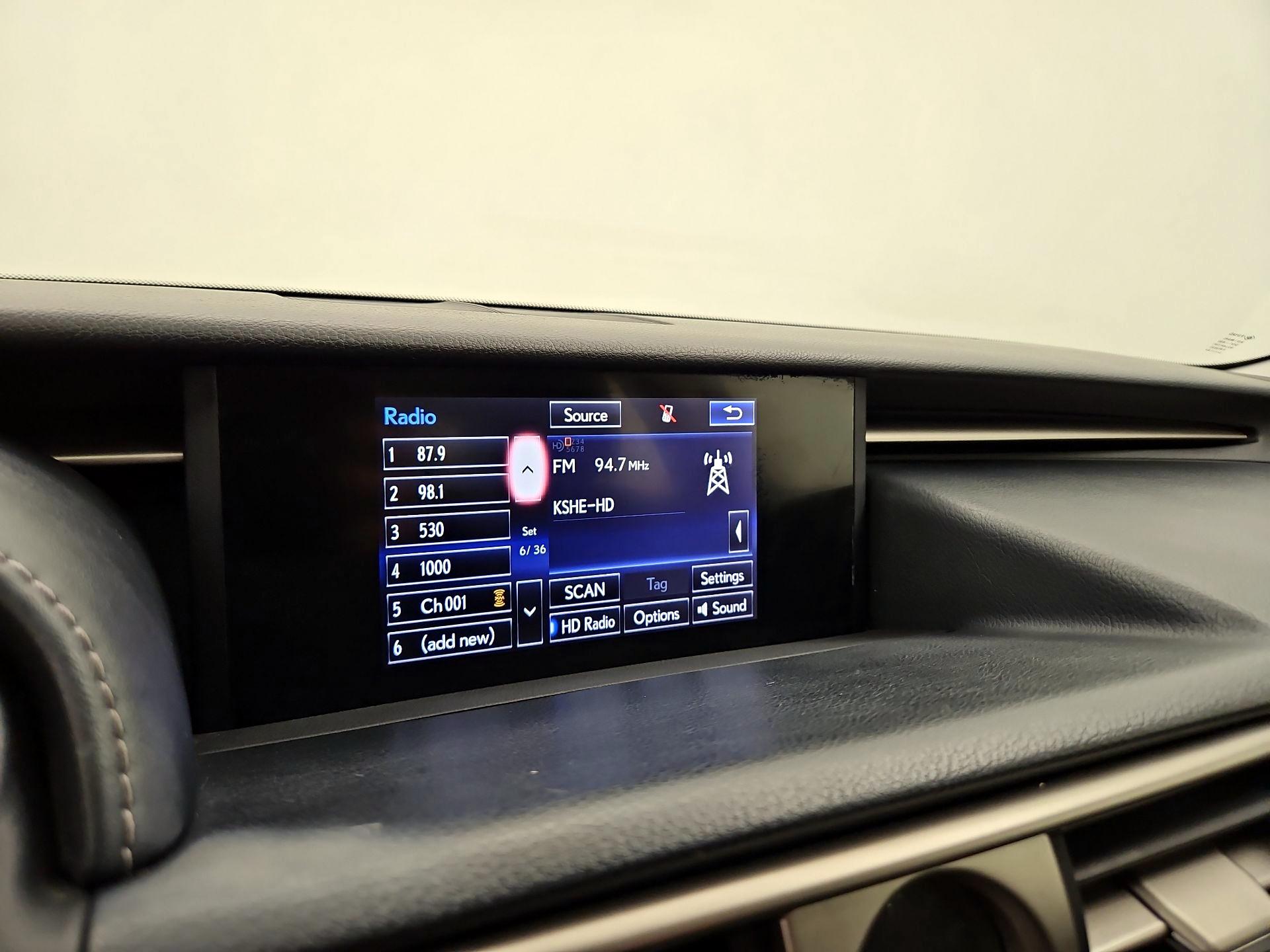 Thumbnail: 2014 Lexus IS - 16