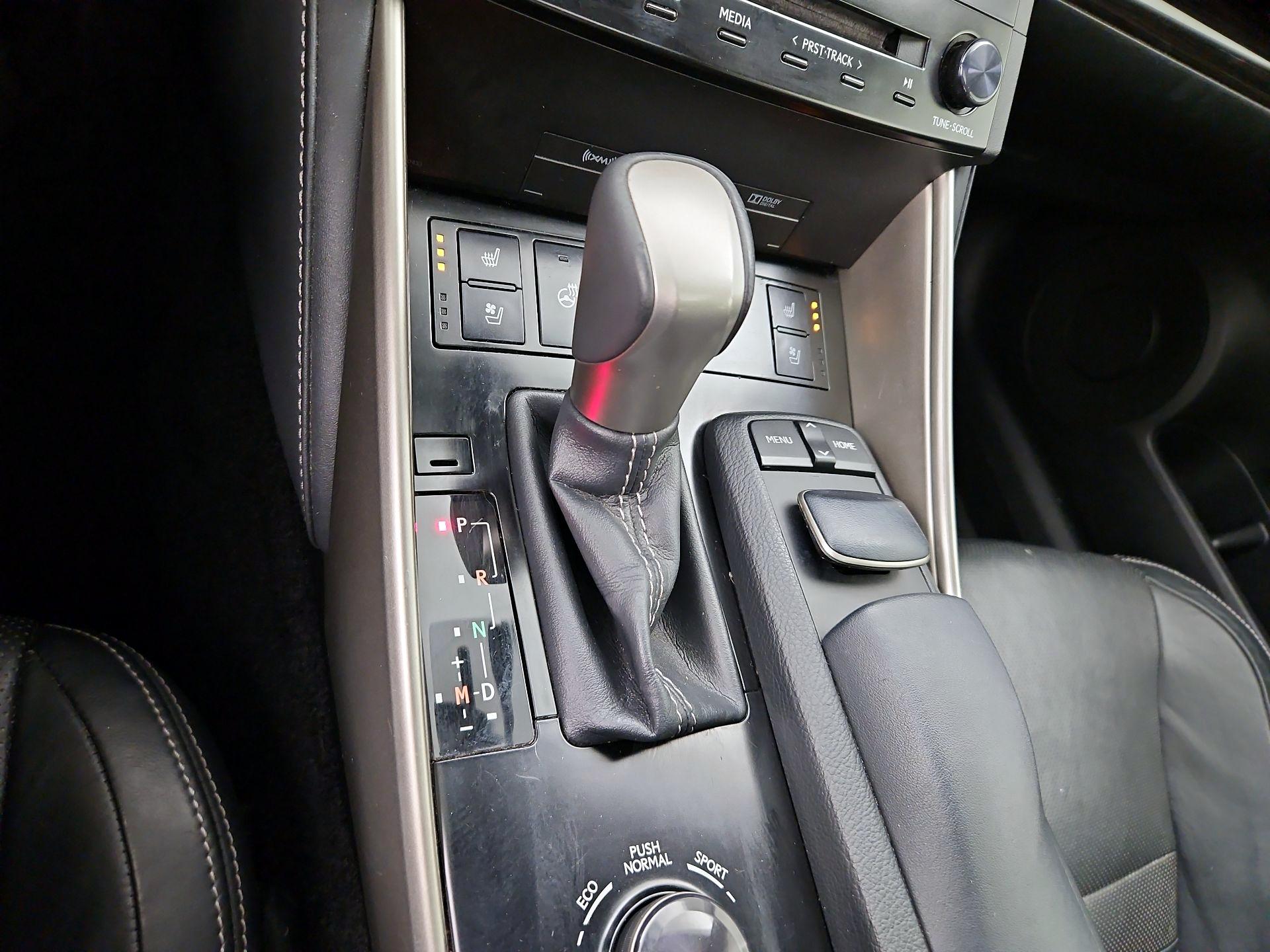 Thumbnail: 2014 Lexus IS - 18