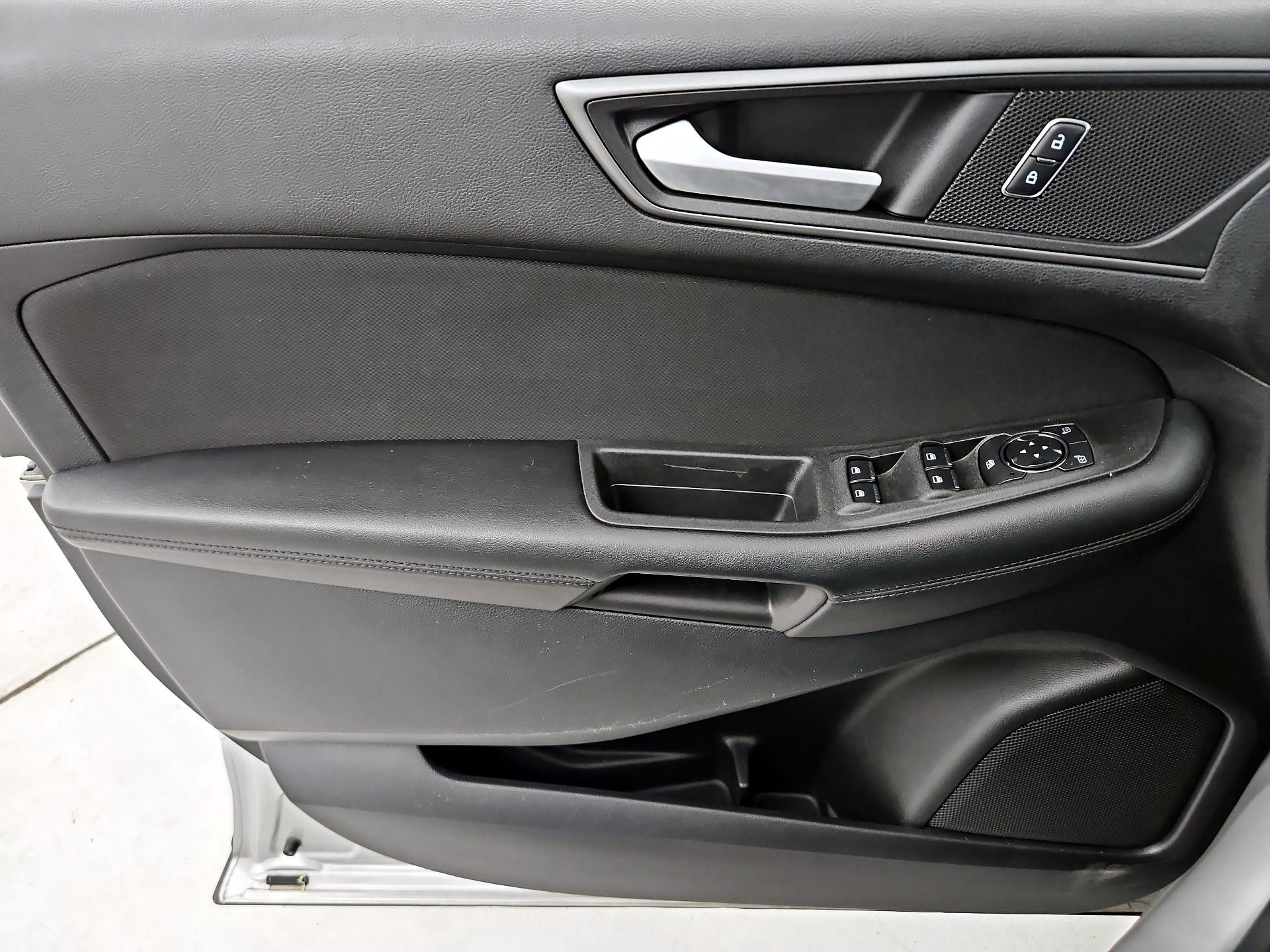 Thumbnail: 2015 Ford Edge - 12