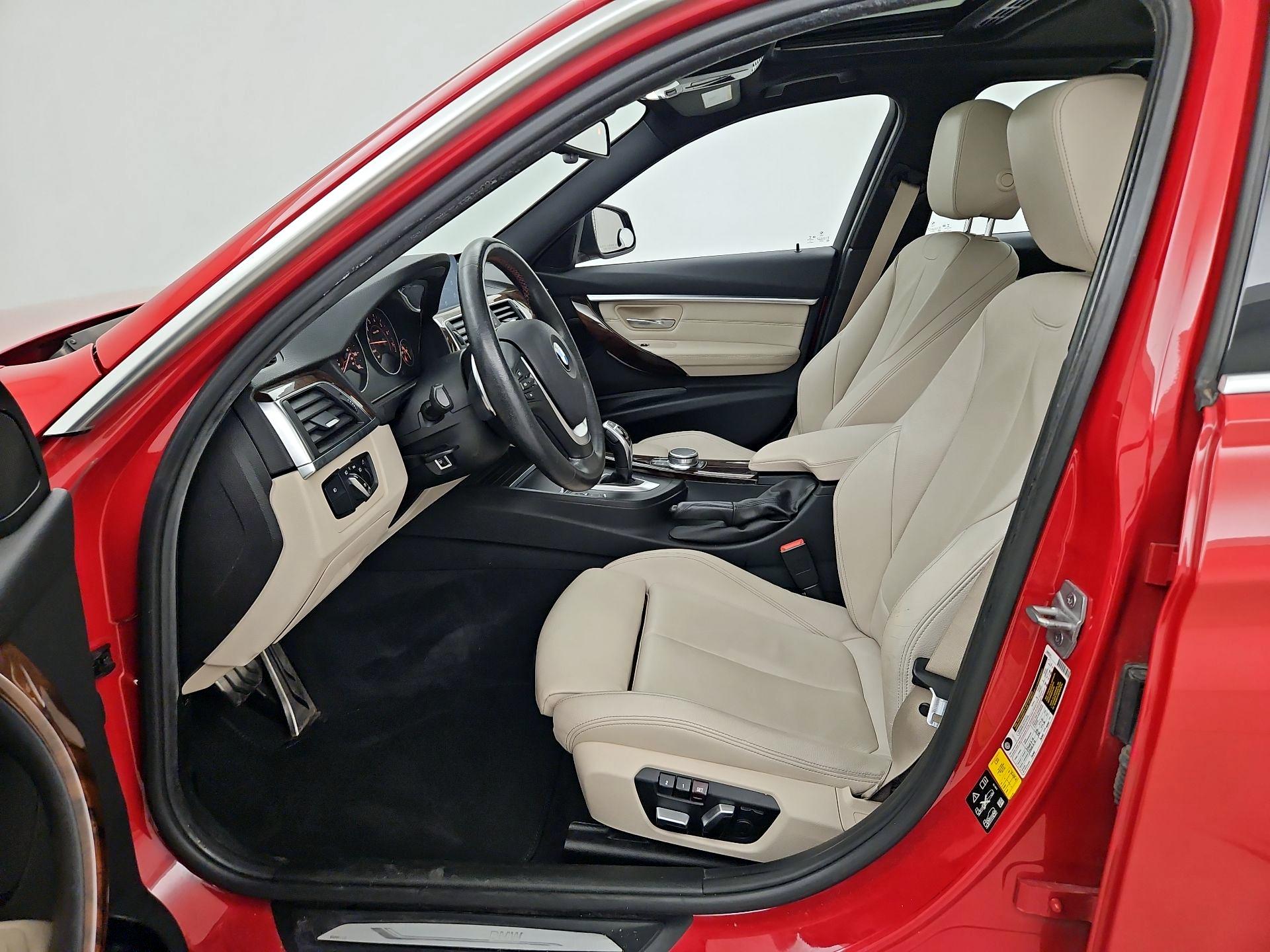 Thumbnail: 2018 BMW 3 Series - 11