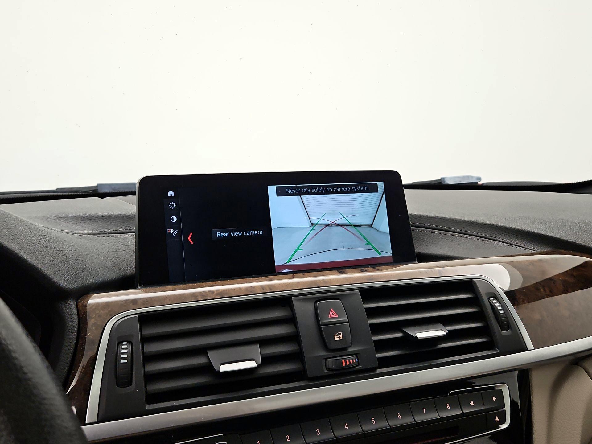 Thumbnail: 2018 BMW 3 Series - 15