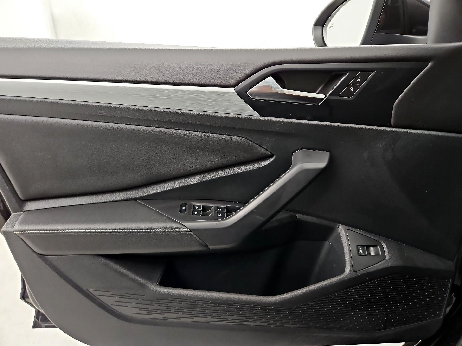 Thumbnail: 2025 Volkswagen Jetta - 12