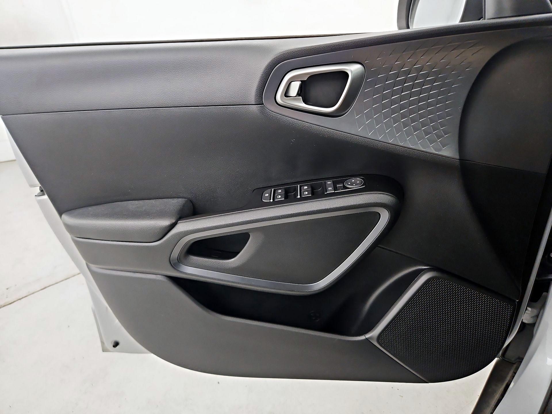 Thumbnail: 2021 Kia Soul - 12