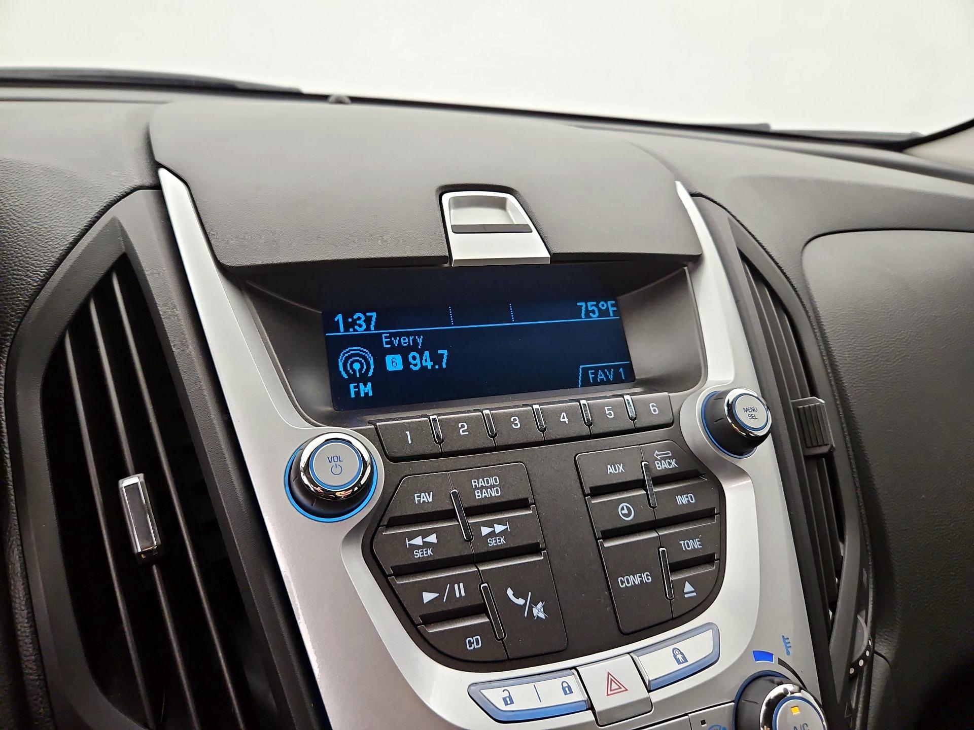 Thumbnail: 2015 Chevrolet Equinox - 14