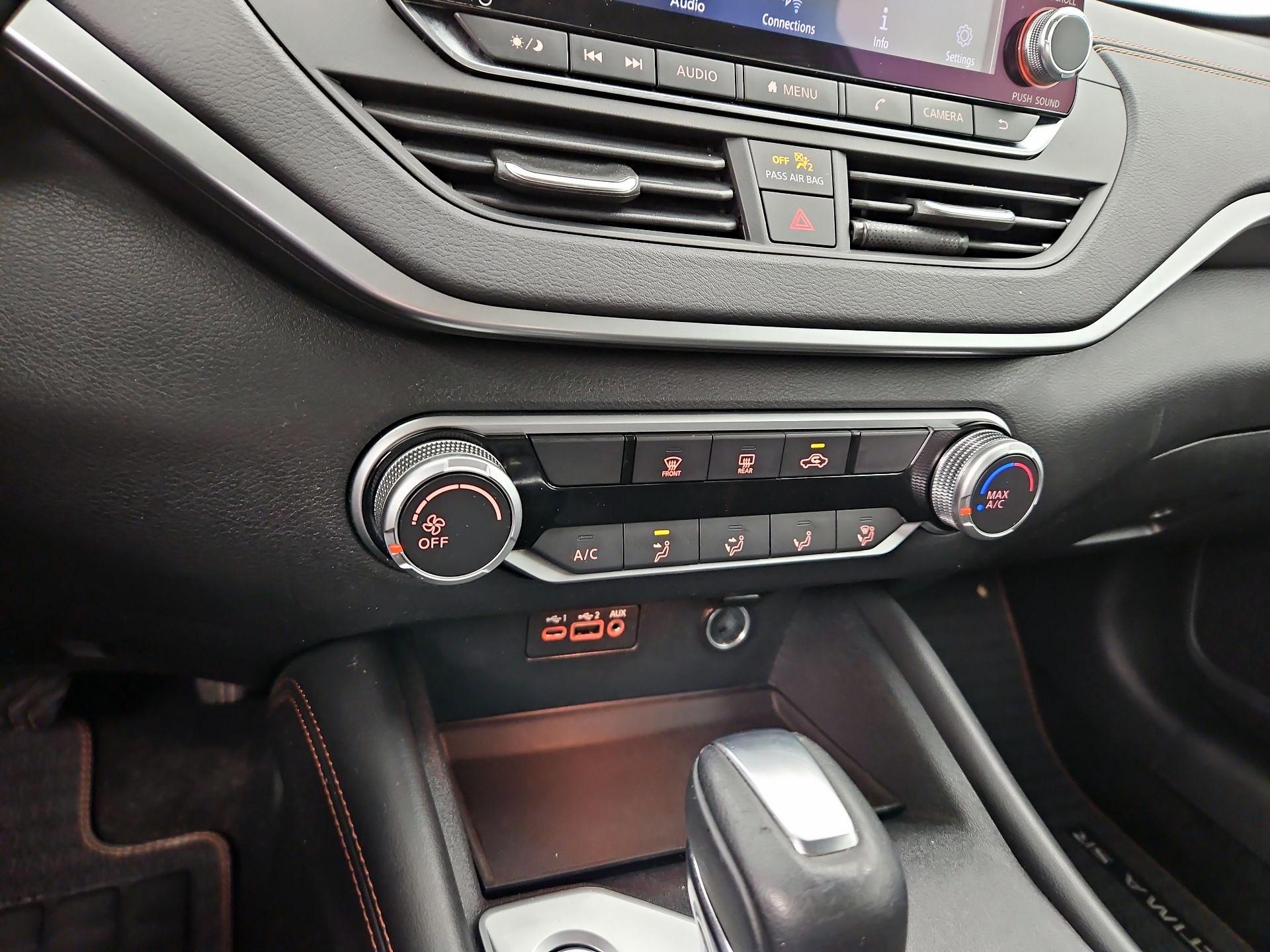 Thumbnail: 2019 Nissan Altima - 16