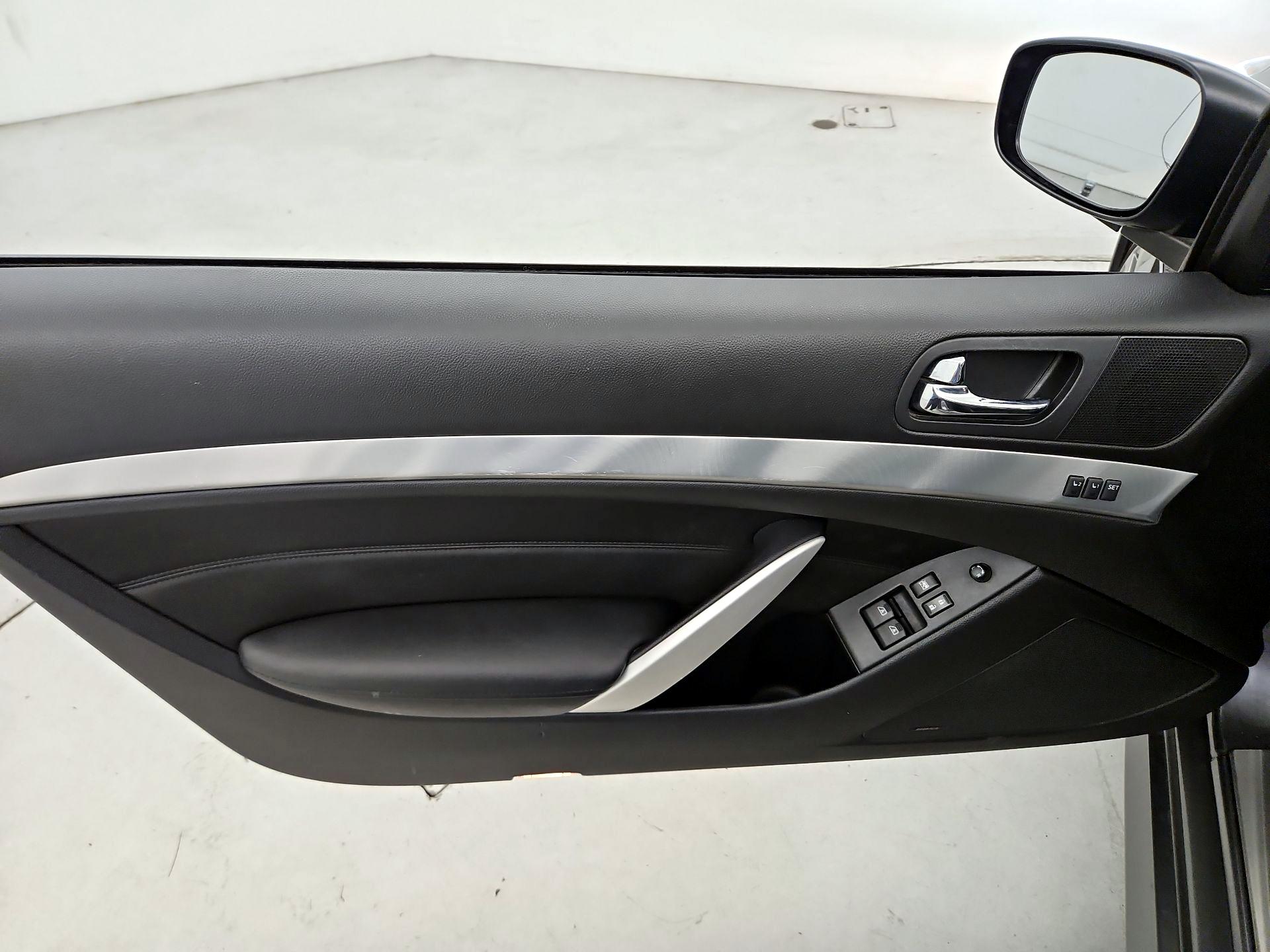 Thumbnail: 2014 INFINITI Q60 - 12