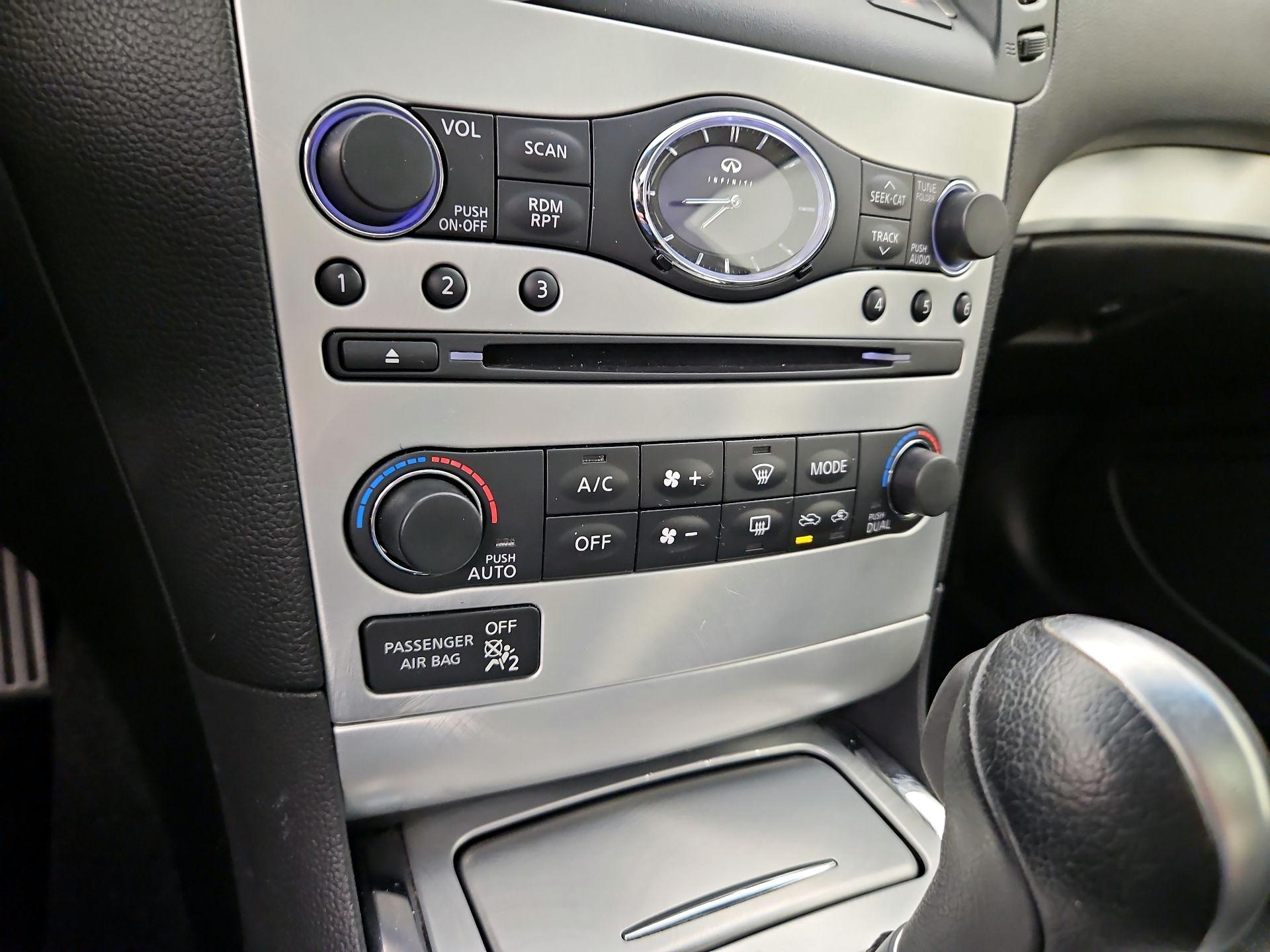 Thumbnail: 2014 INFINITI Q60 - 17