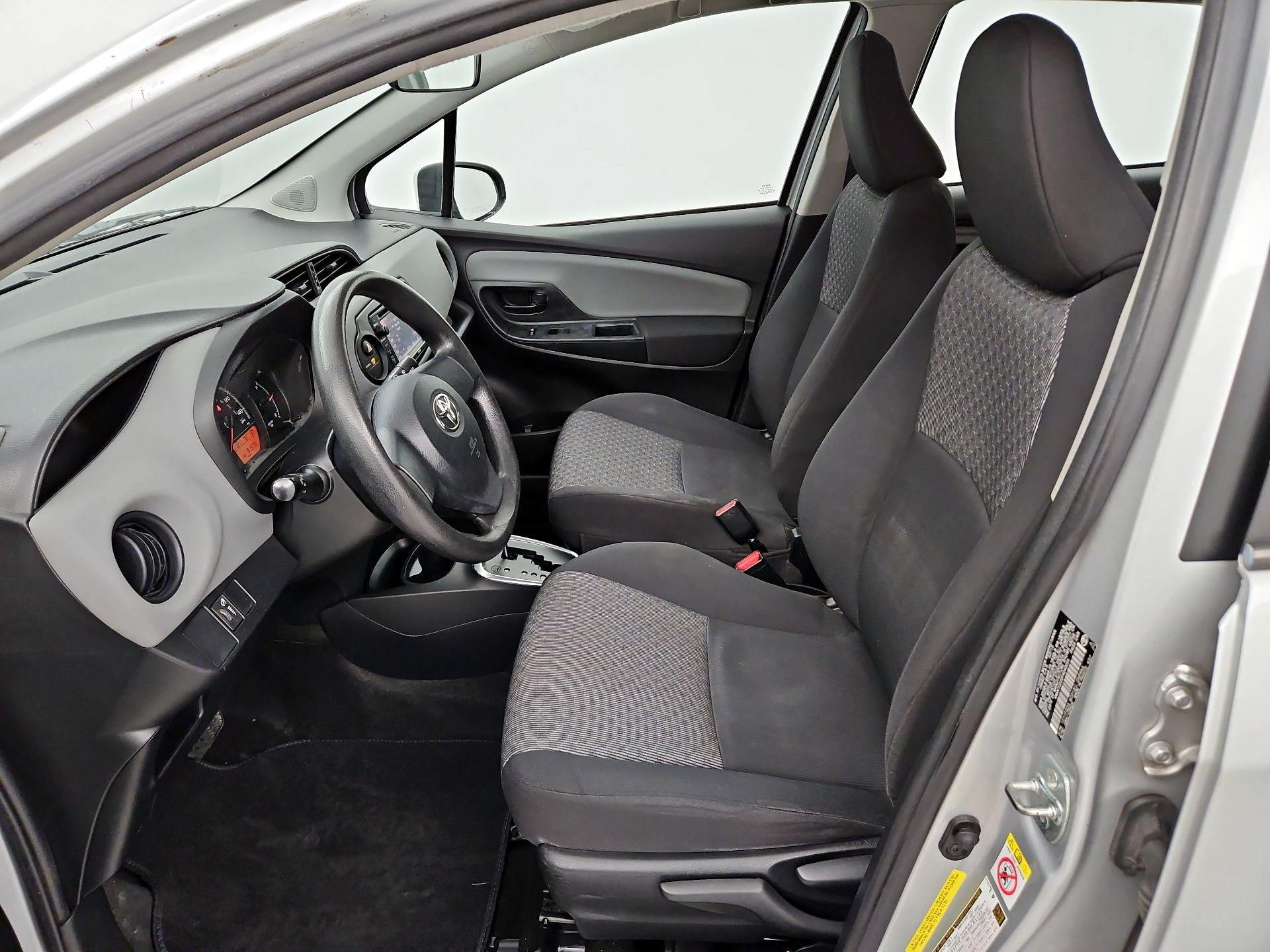 Thumbnail: 2015 Toyota Yaris - 11