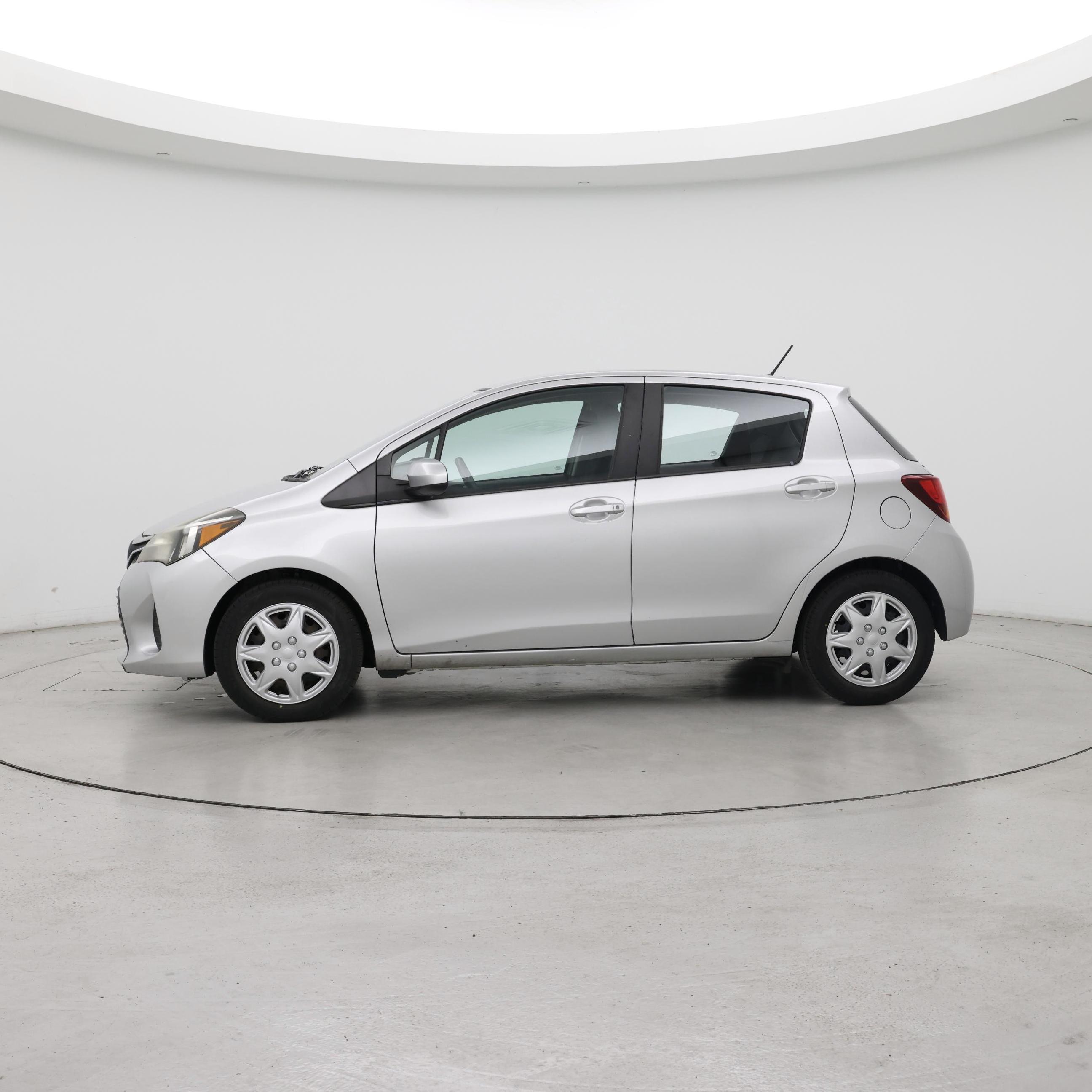 Thumbnail: 2015 Toyota Yaris - 3