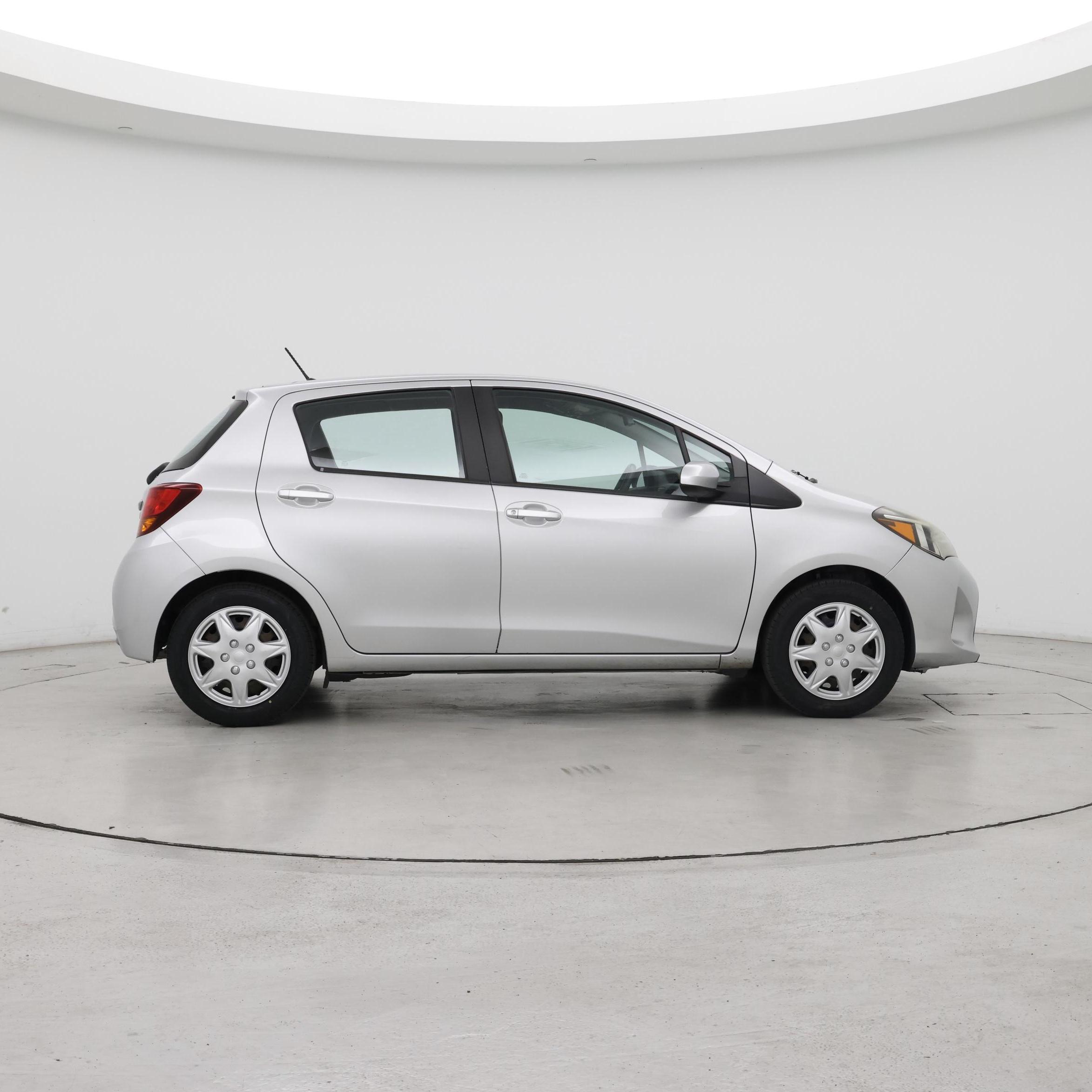 Thumbnail: 2015 Toyota Yaris - 7