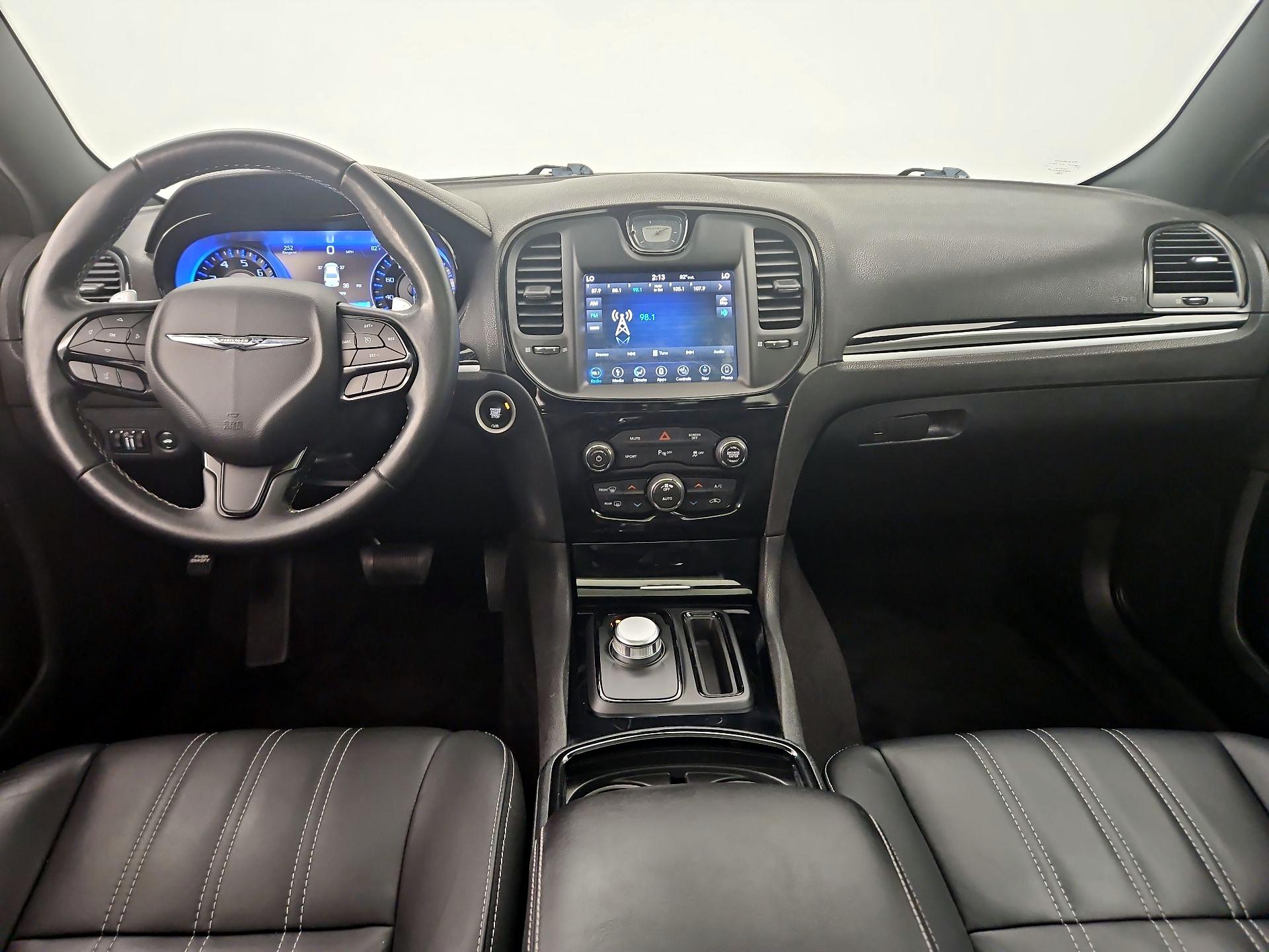 Thumbnail: 2018 Chrysler 300 - 9