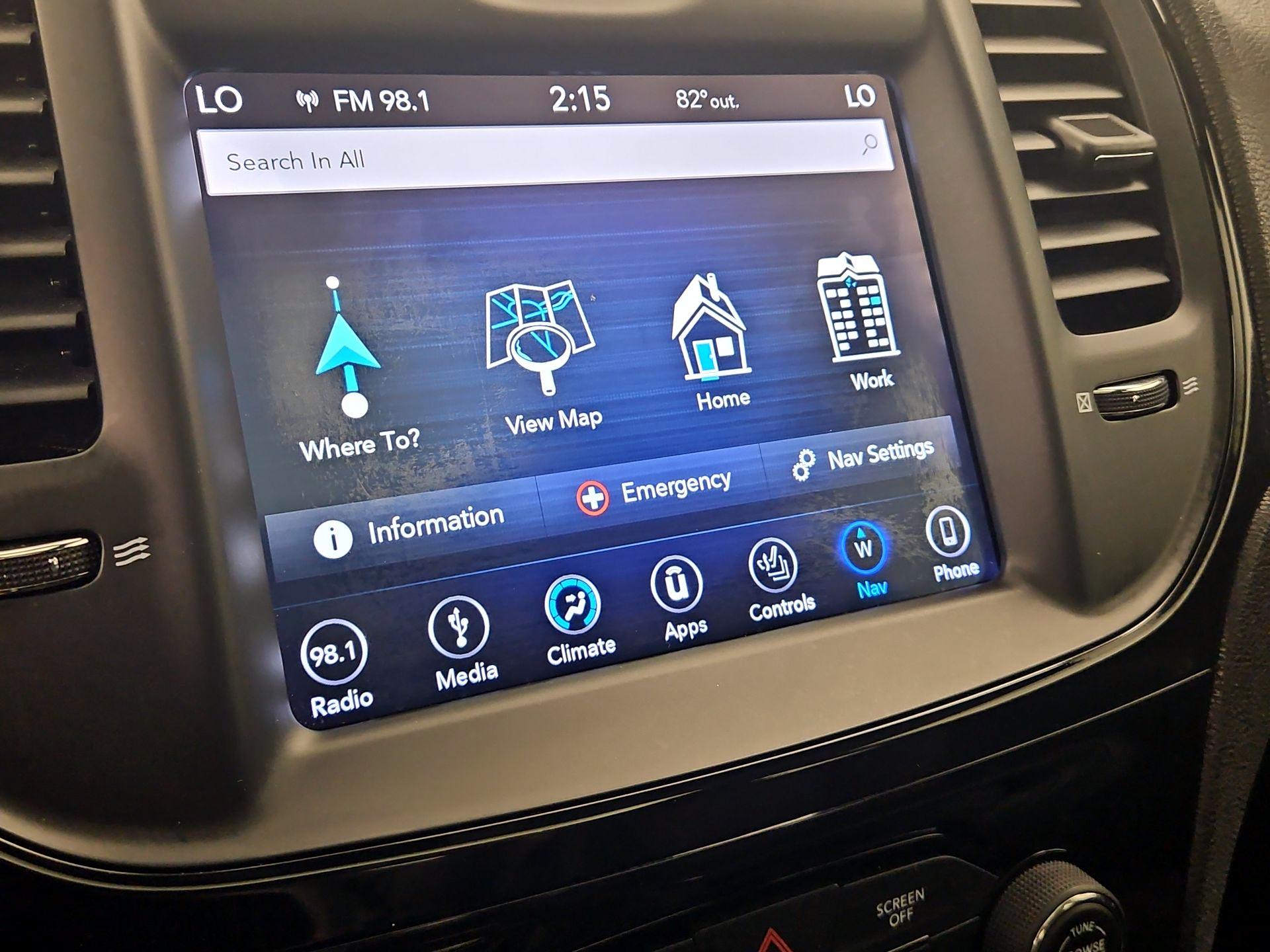 Thumbnail: 2018 Chrysler 300 - 14