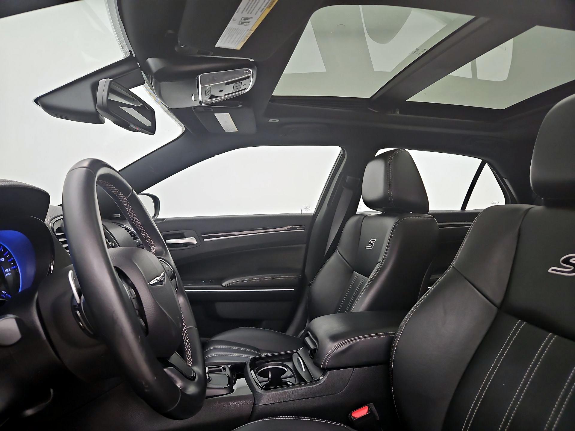 Thumbnail: 2018 Chrysler 300 - 20