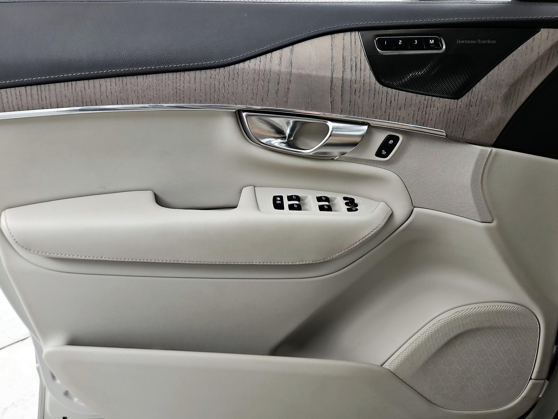 Thumbnail: 2021 Volvo XC90 - 12