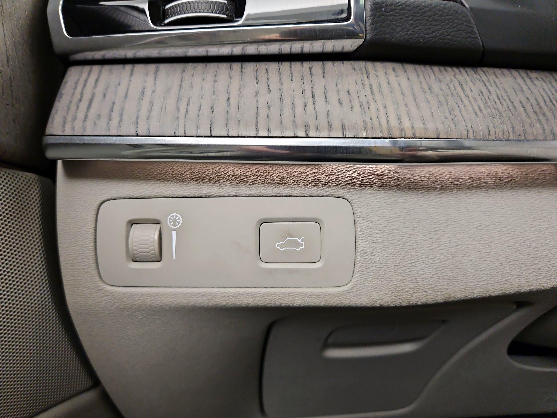 Thumbnail: 2021 Volvo XC90 - 13