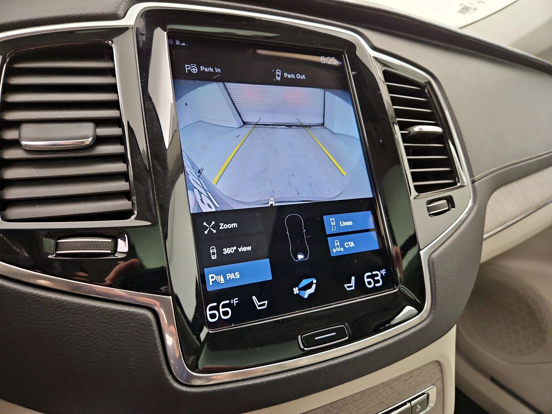 Thumbnail: 2021 Volvo XC90 - 14