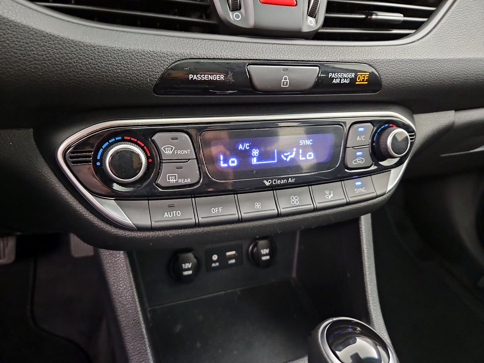 Thumbnail: 2019 Hyundai Elantra - 16