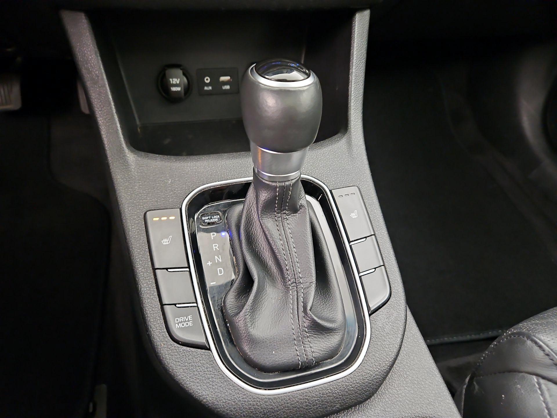 Thumbnail: 2019 Hyundai Elantra - 17