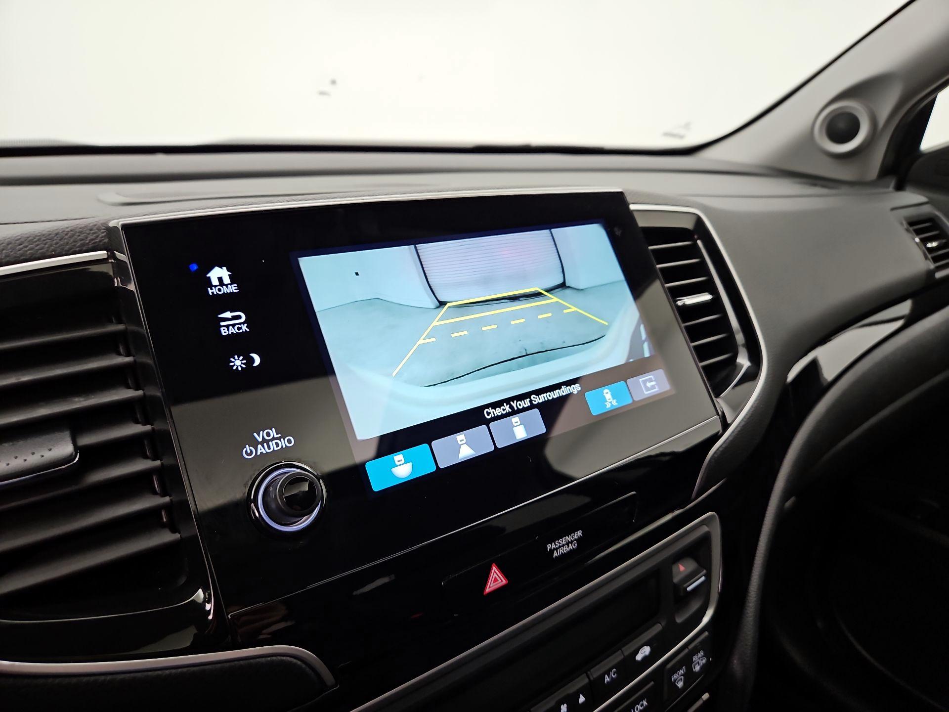 Thumbnail: 2019 Honda Pilot - 15