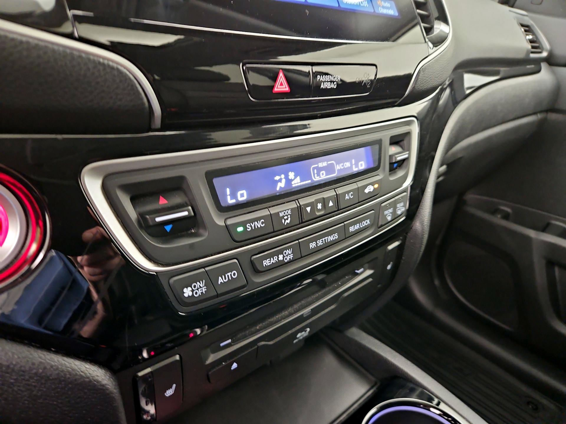 Thumbnail: 2019 Honda Pilot - 17