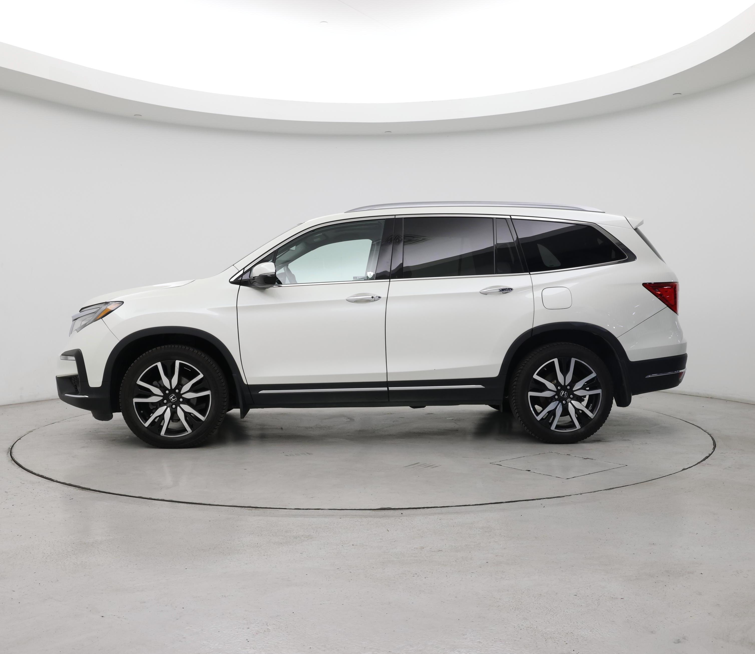 Thumbnail: 2019 Honda Pilot - 3