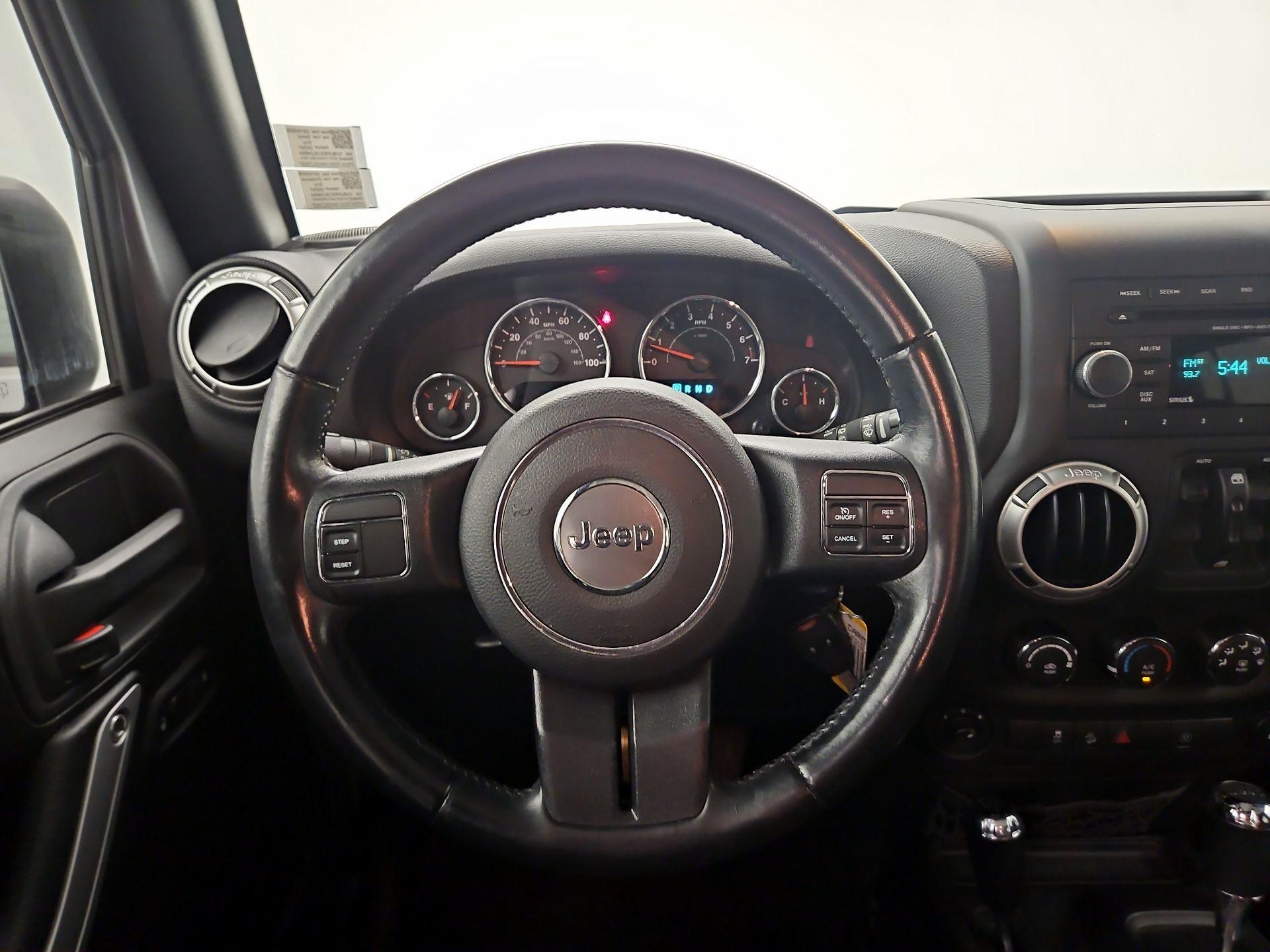 Thumbnail: 2016 Jeep Wrangler - 10