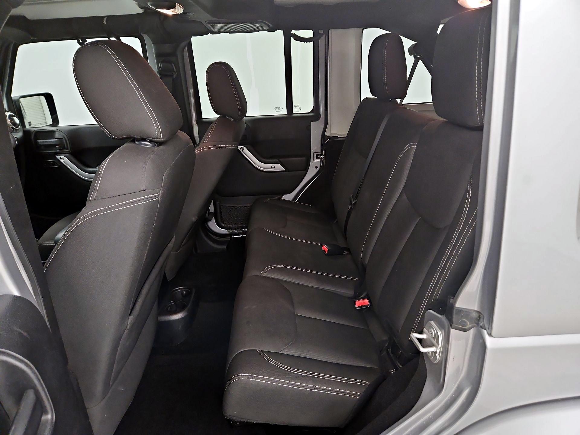 Thumbnail: 2016 Jeep Wrangler - 17