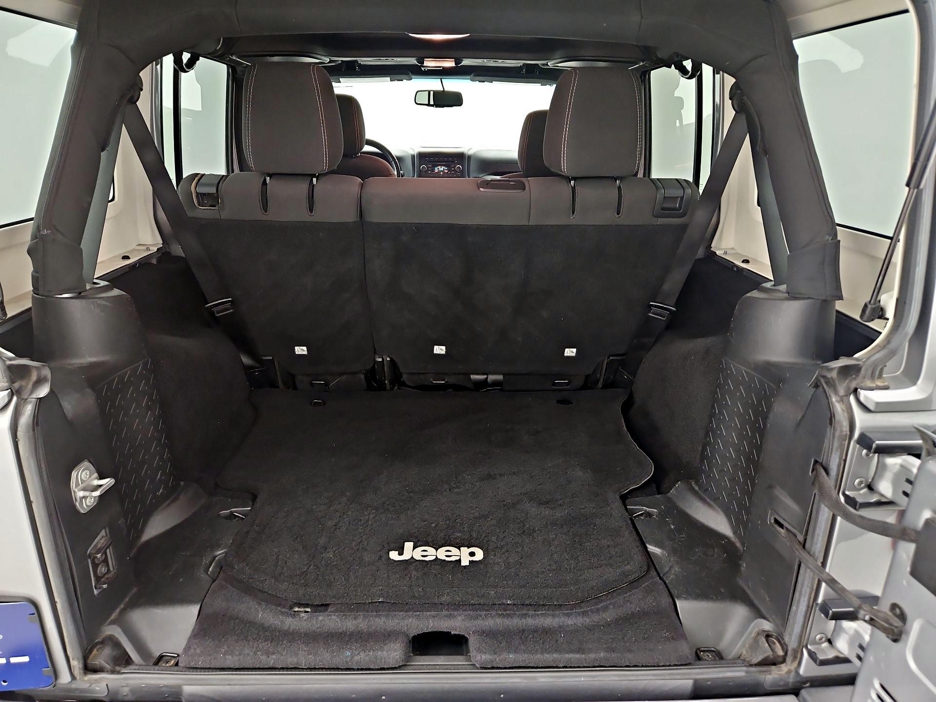 Thumbnail: 2016 Jeep Wrangler - 18