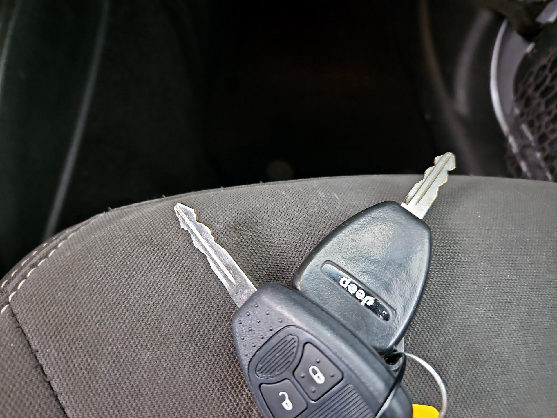 Thumbnail: 2016 Jeep Wrangler - 20