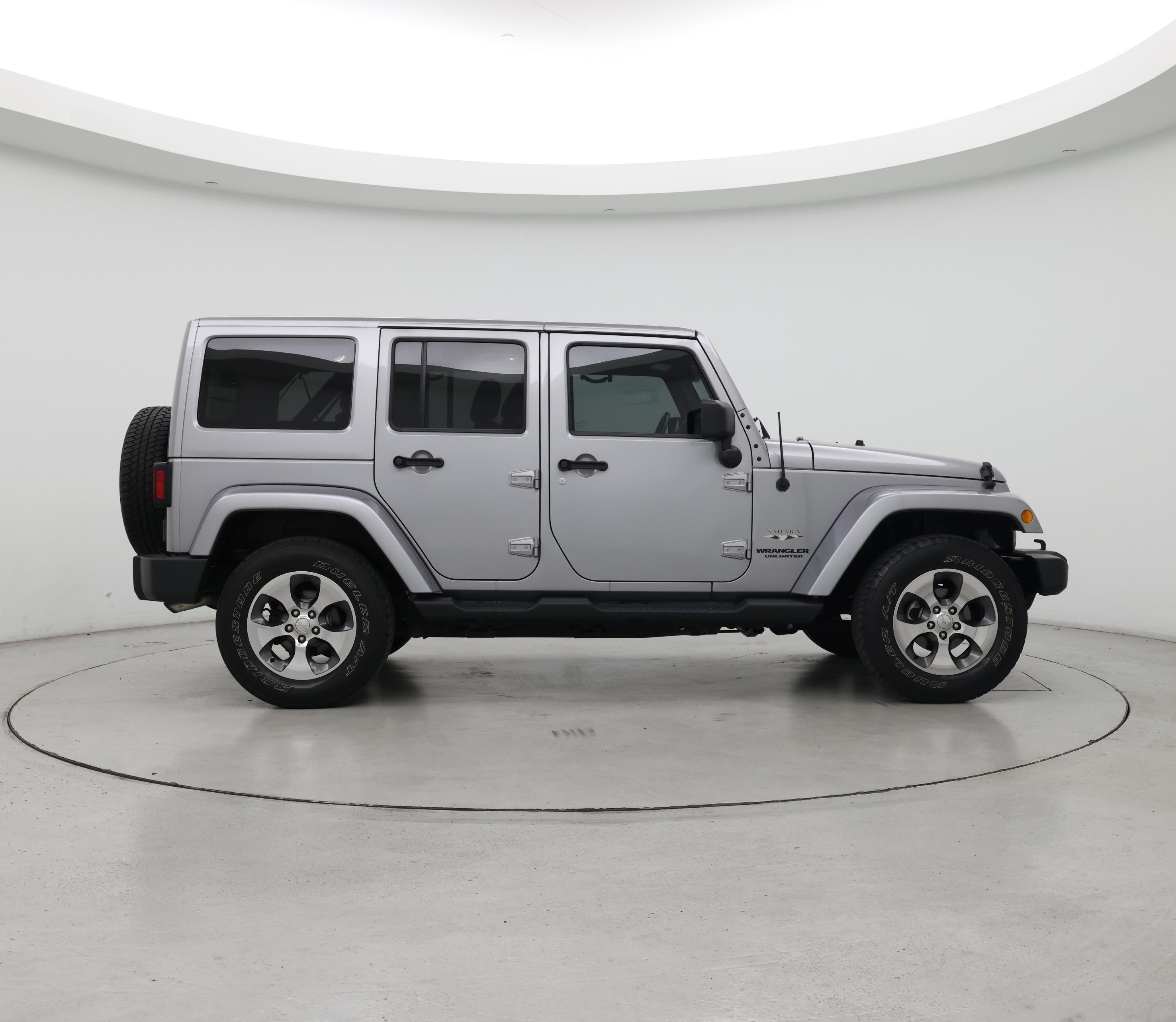 Thumbnail: 2016 Jeep Wrangler - 7