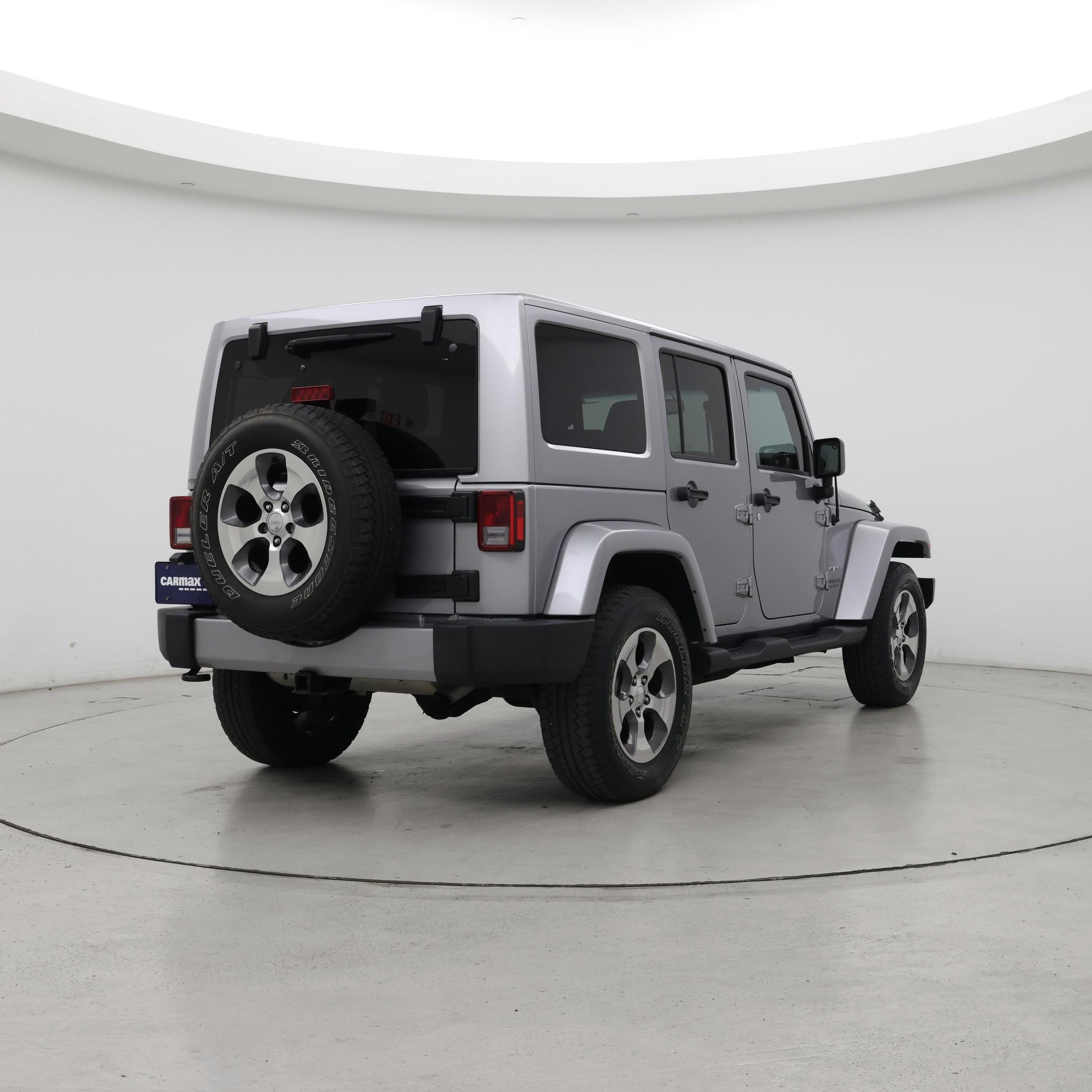 Thumbnail: 2016 Jeep Wrangler - 8
