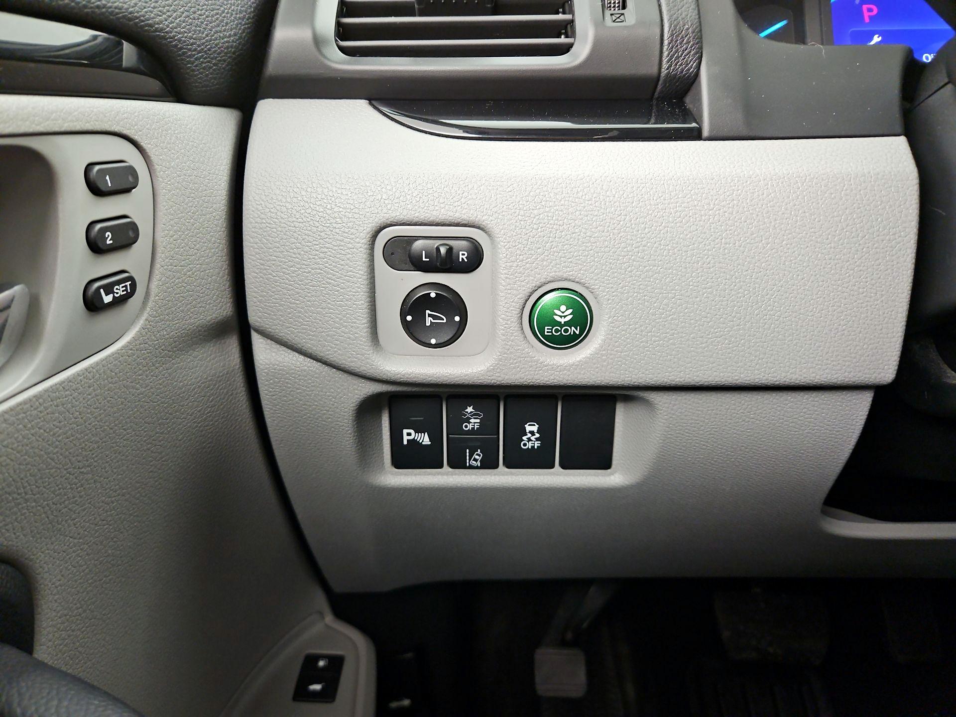 Thumbnail: 2019 Honda Pilot - 13