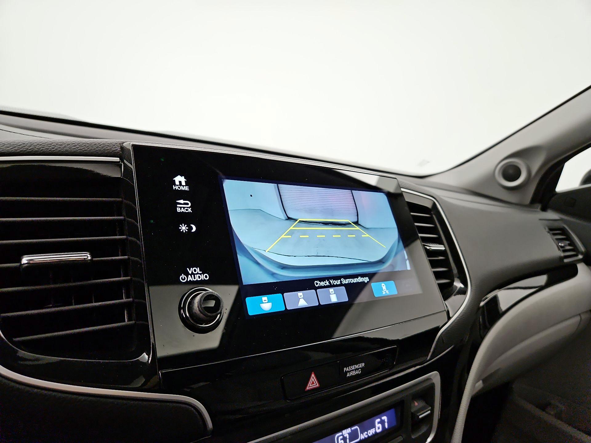 Thumbnail: 2019 Honda Pilot - 15