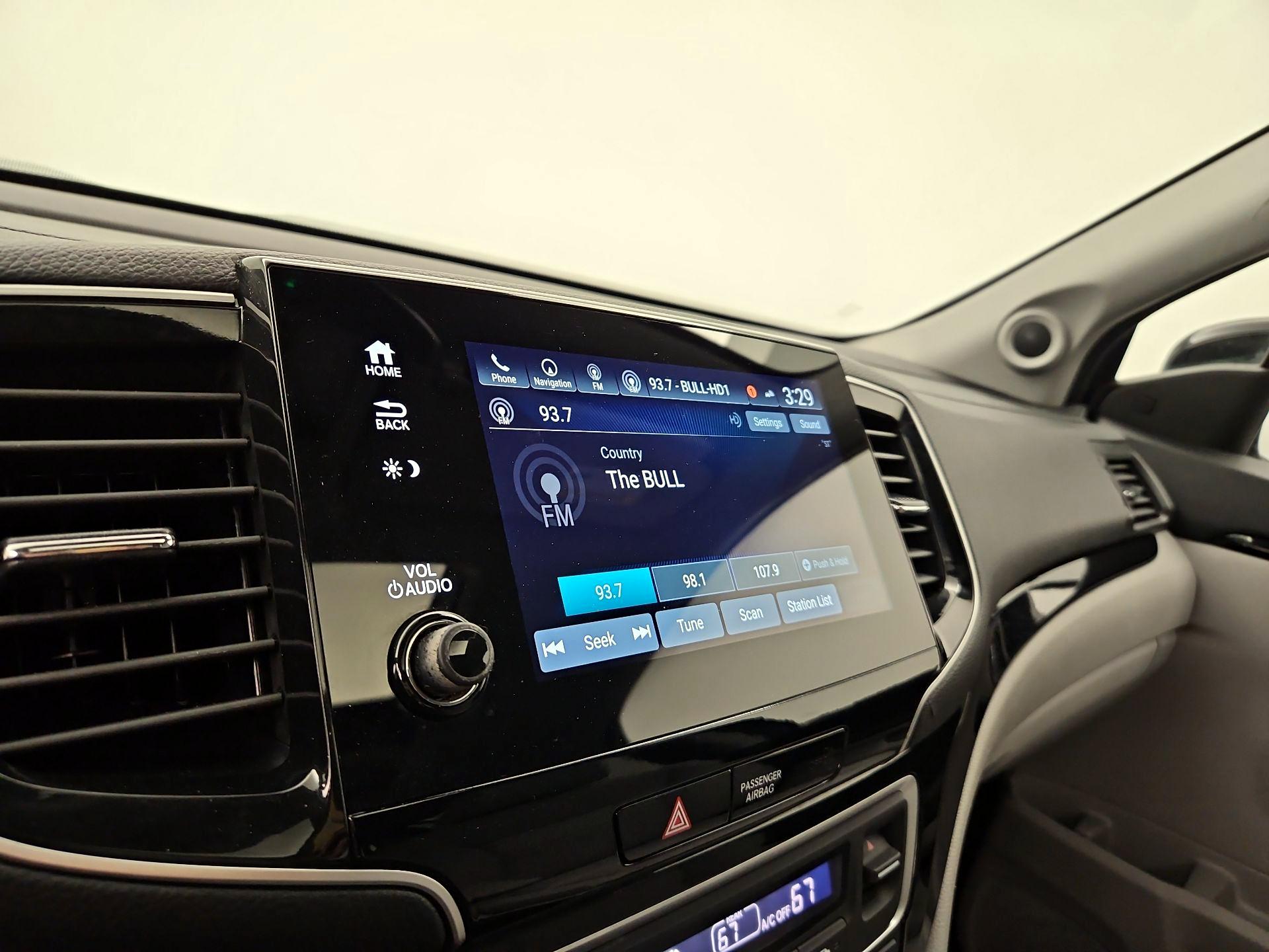 Thumbnail: 2019 Honda Pilot - 16