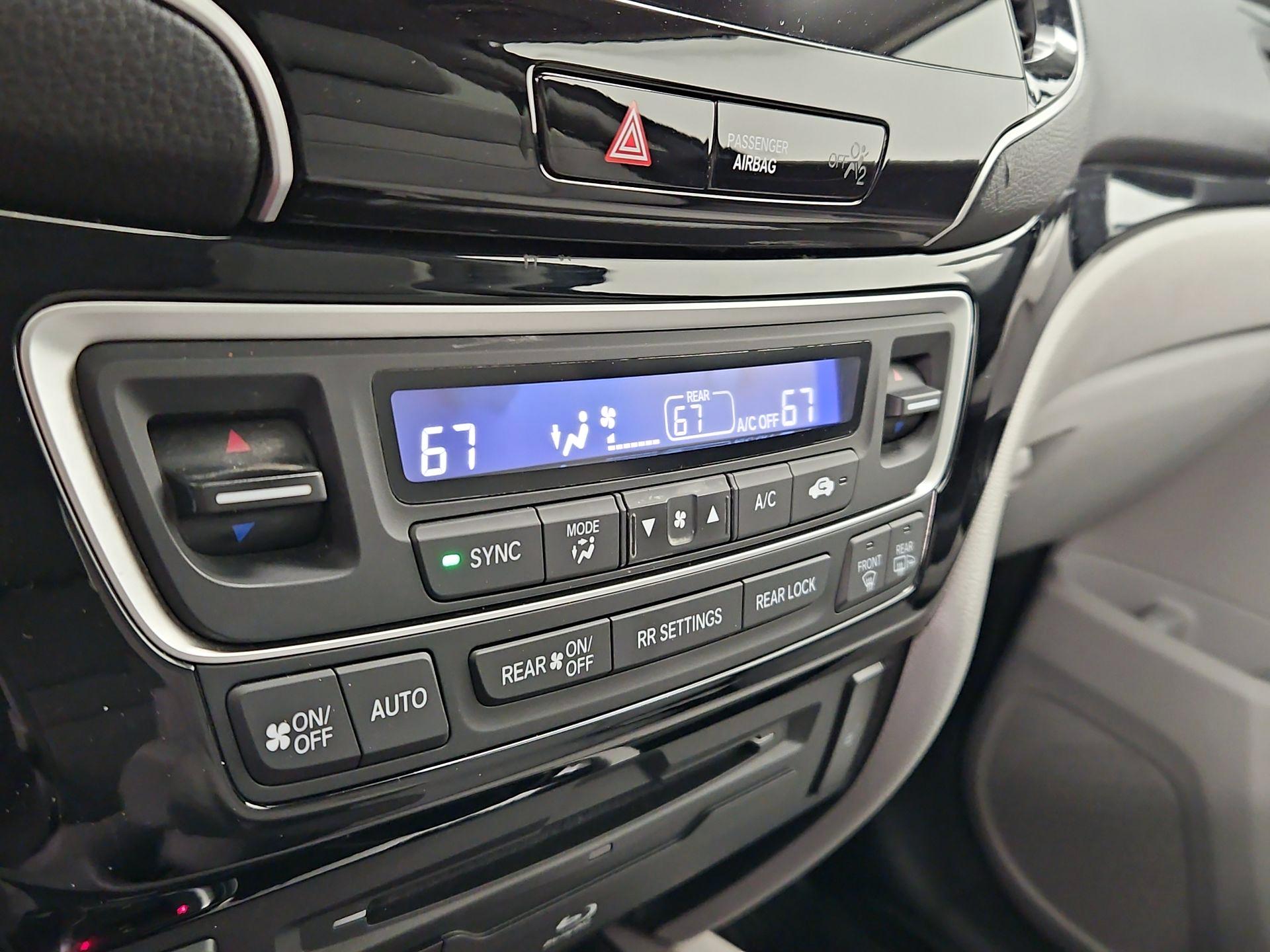 Thumbnail: 2019 Honda Pilot - 17