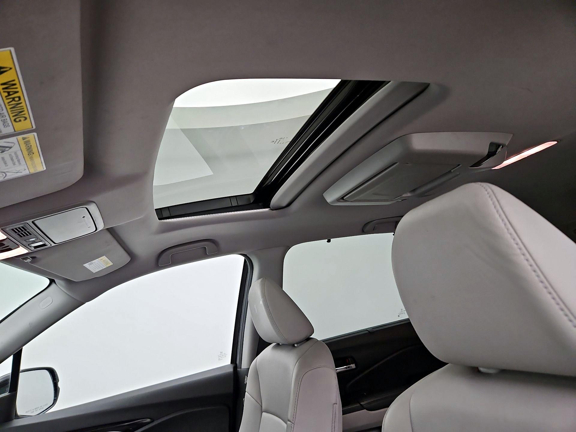 Thumbnail: 2019 Honda Pilot - 20