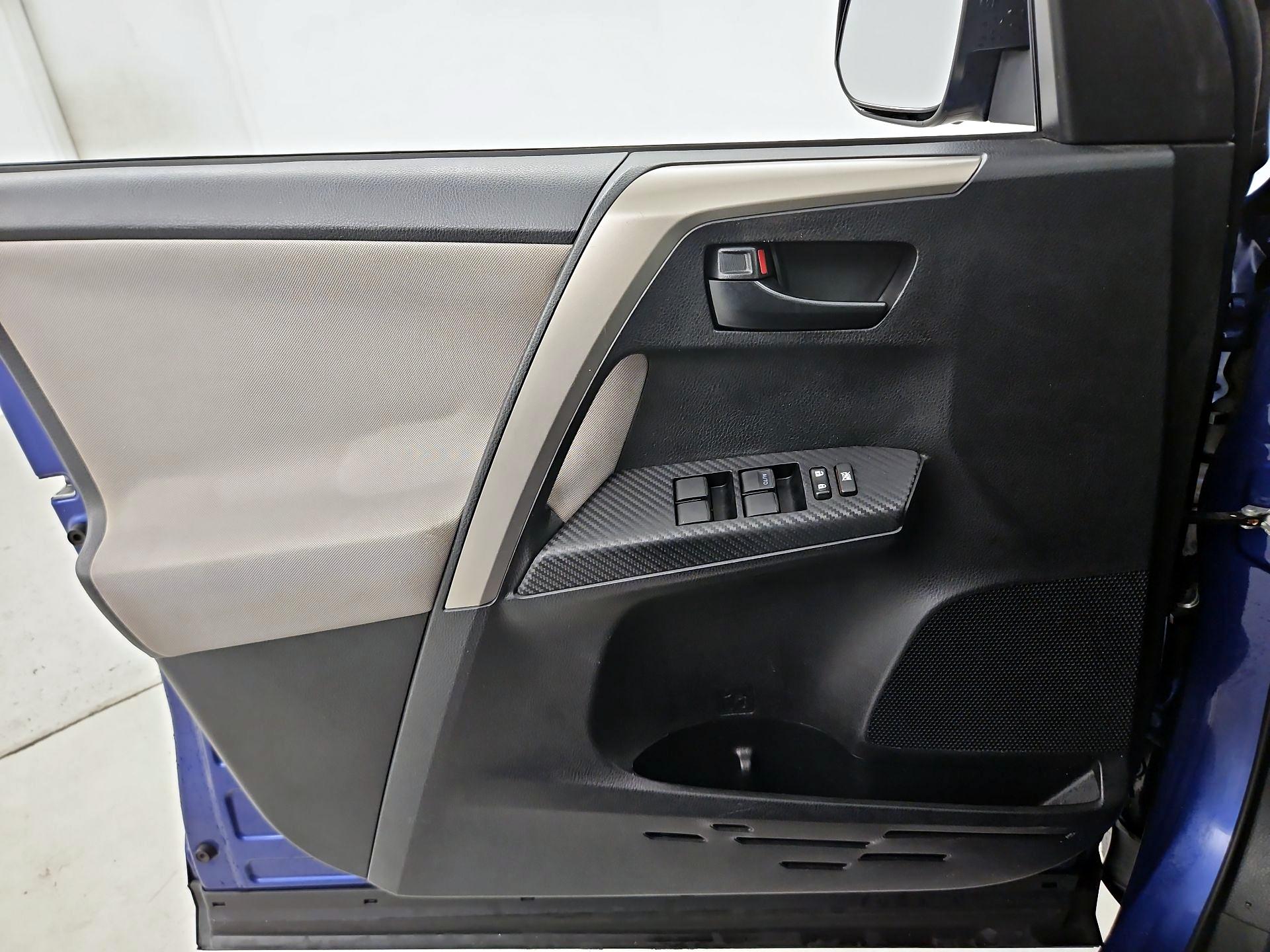 Thumbnail: 2014 Toyota RAV4 - 10