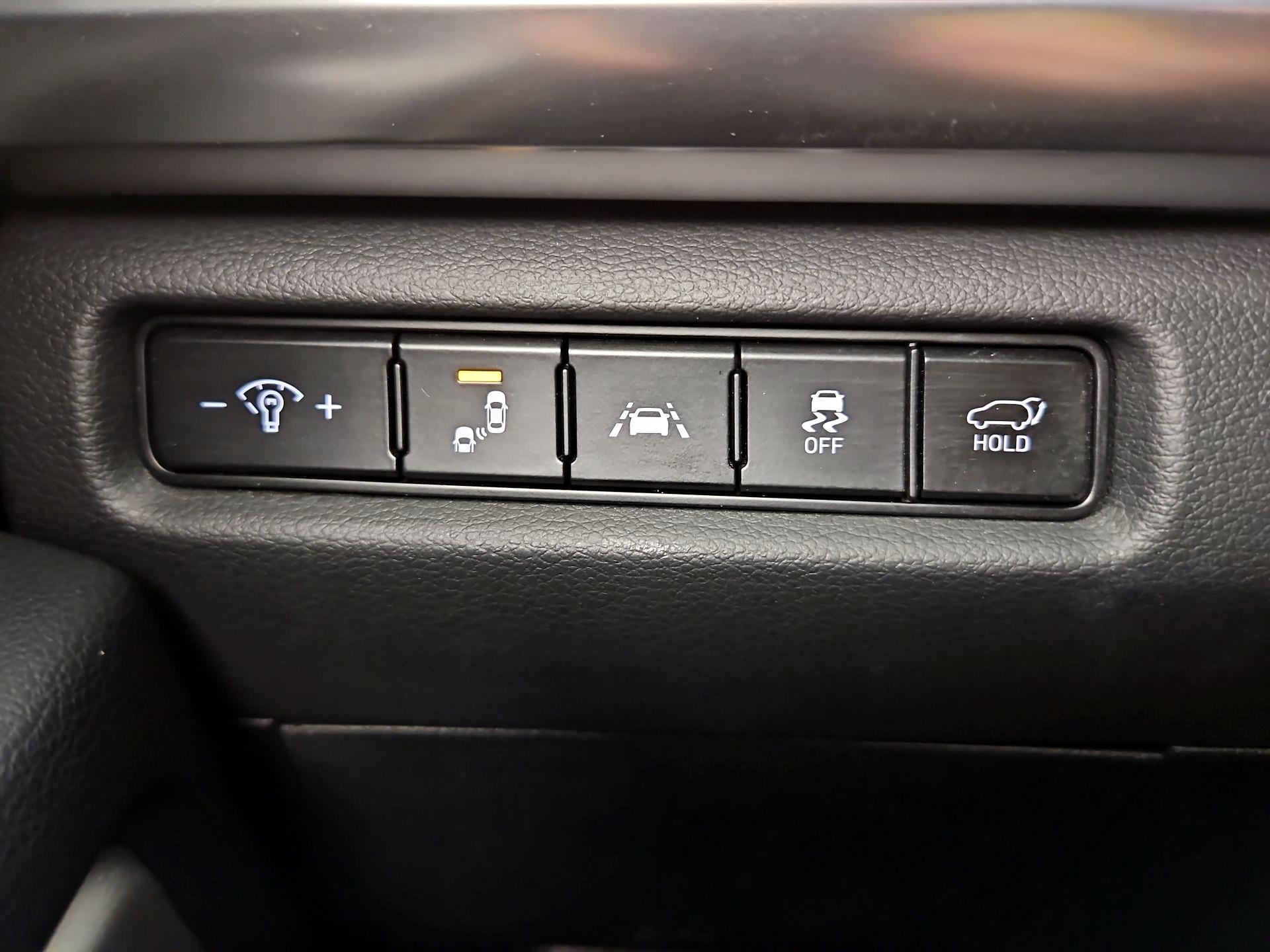 Thumbnail: 2020 Kia Telluride - 13