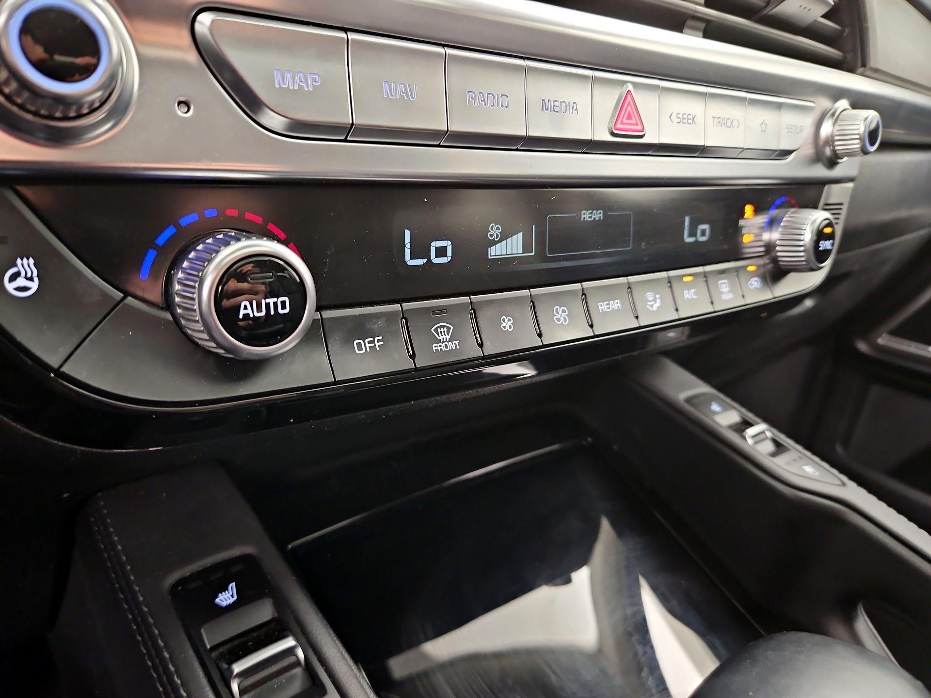 Thumbnail: 2020 Kia Telluride - 17