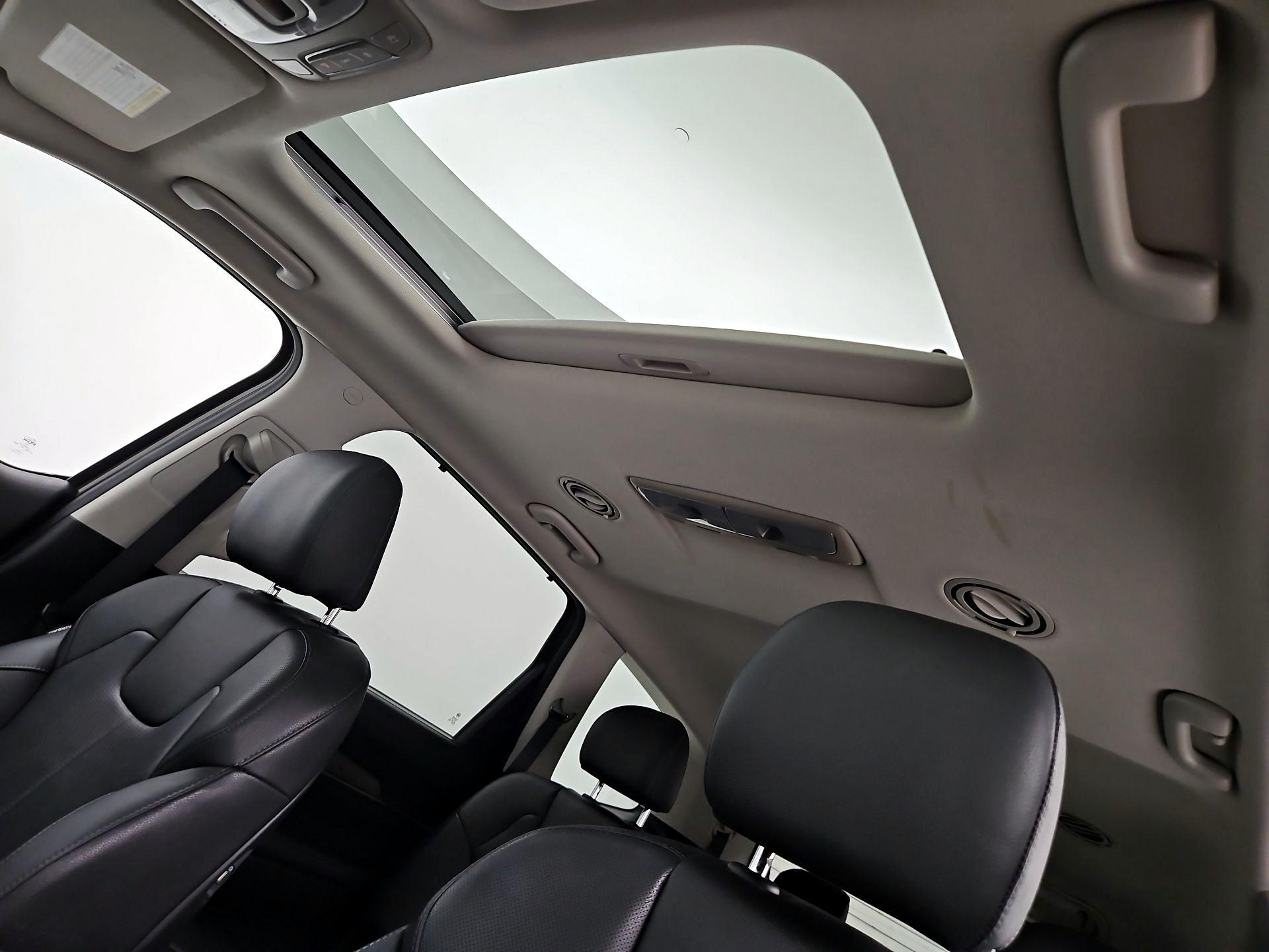 Thumbnail: 2020 Kia Telluride - 20